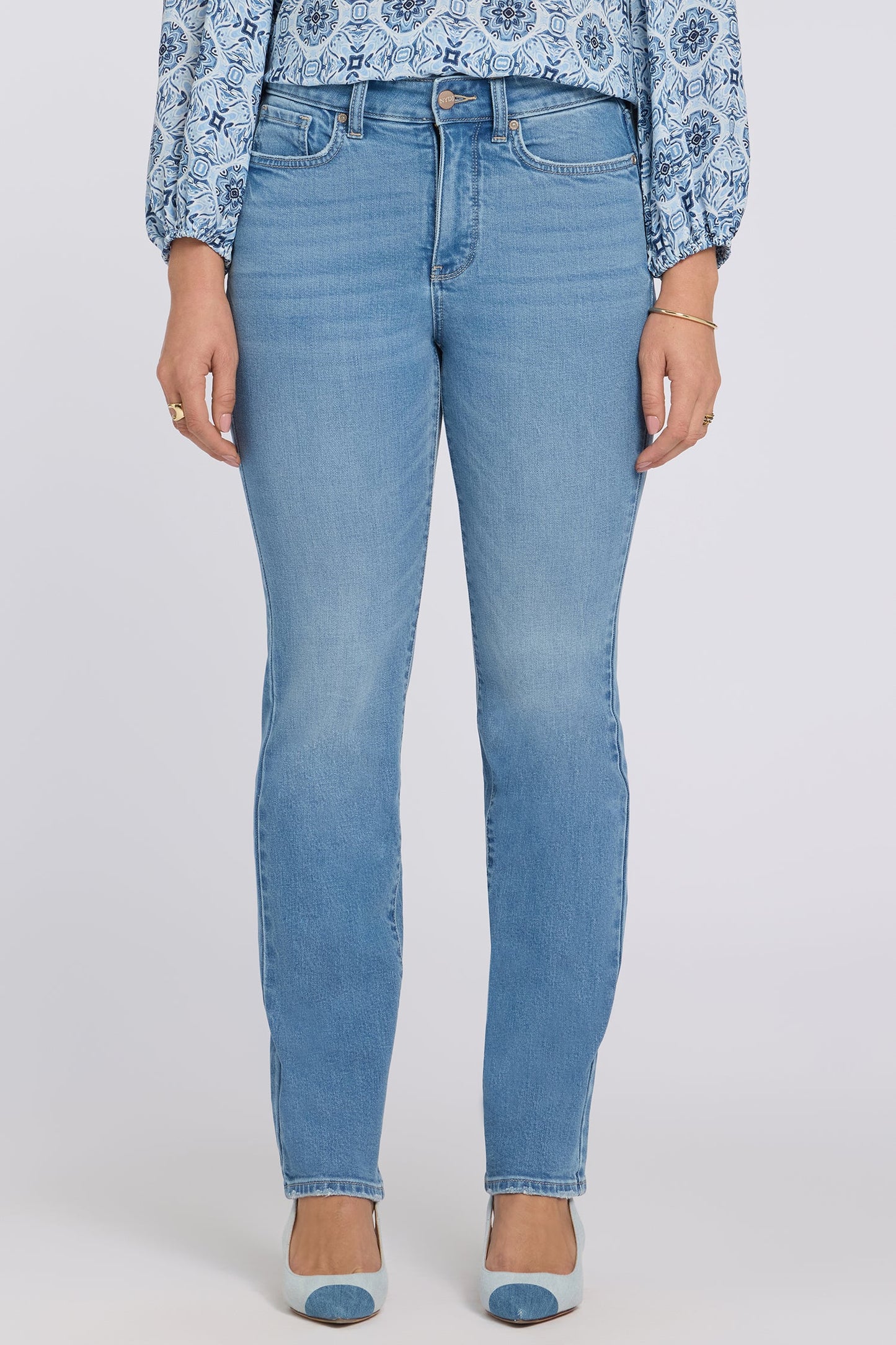 Marilyn Straight Jeans In Petite - Vista Lakes