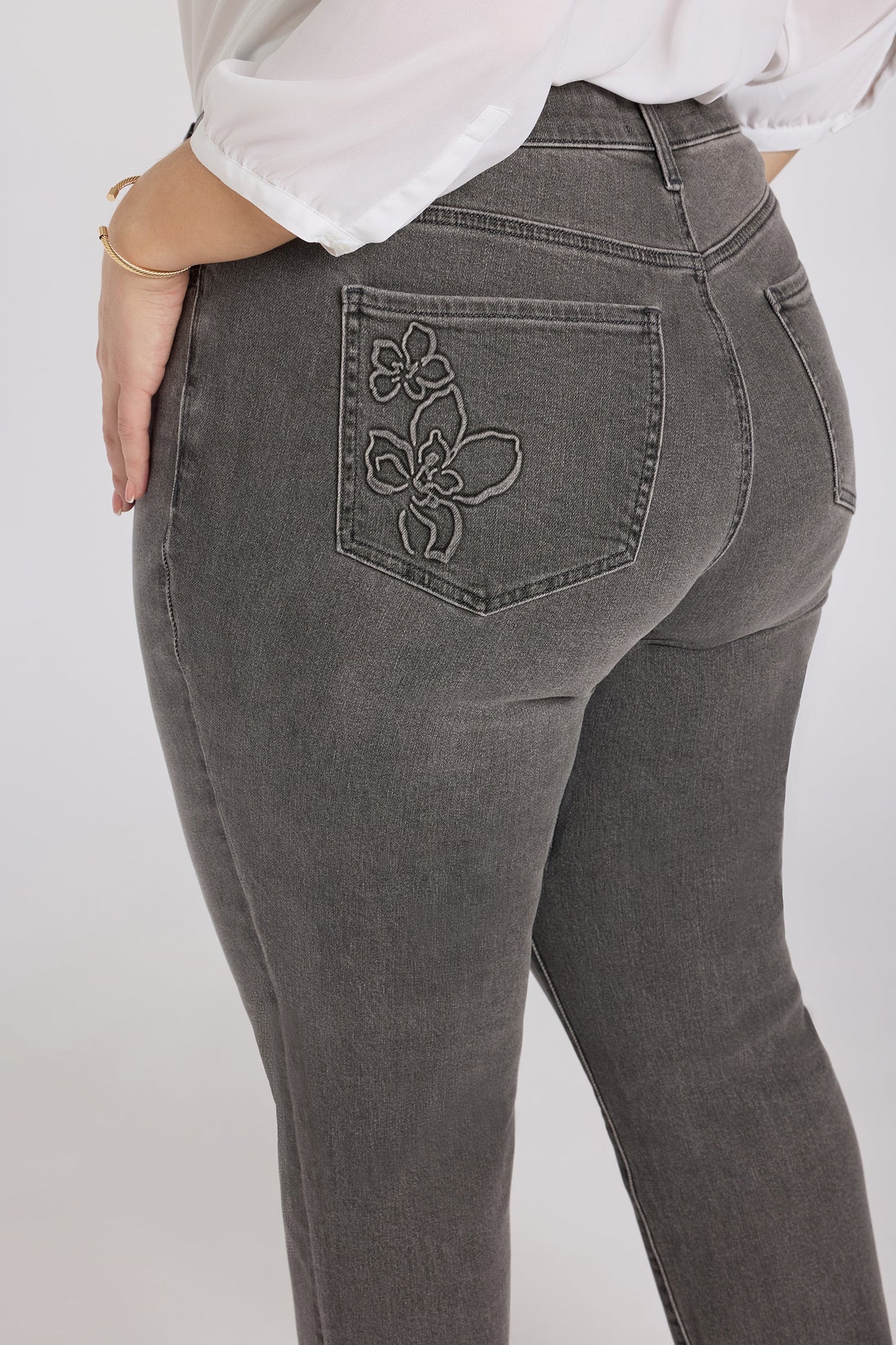 Marilyn Straight Ankle Jeans In Plus Size - Dusty Ash