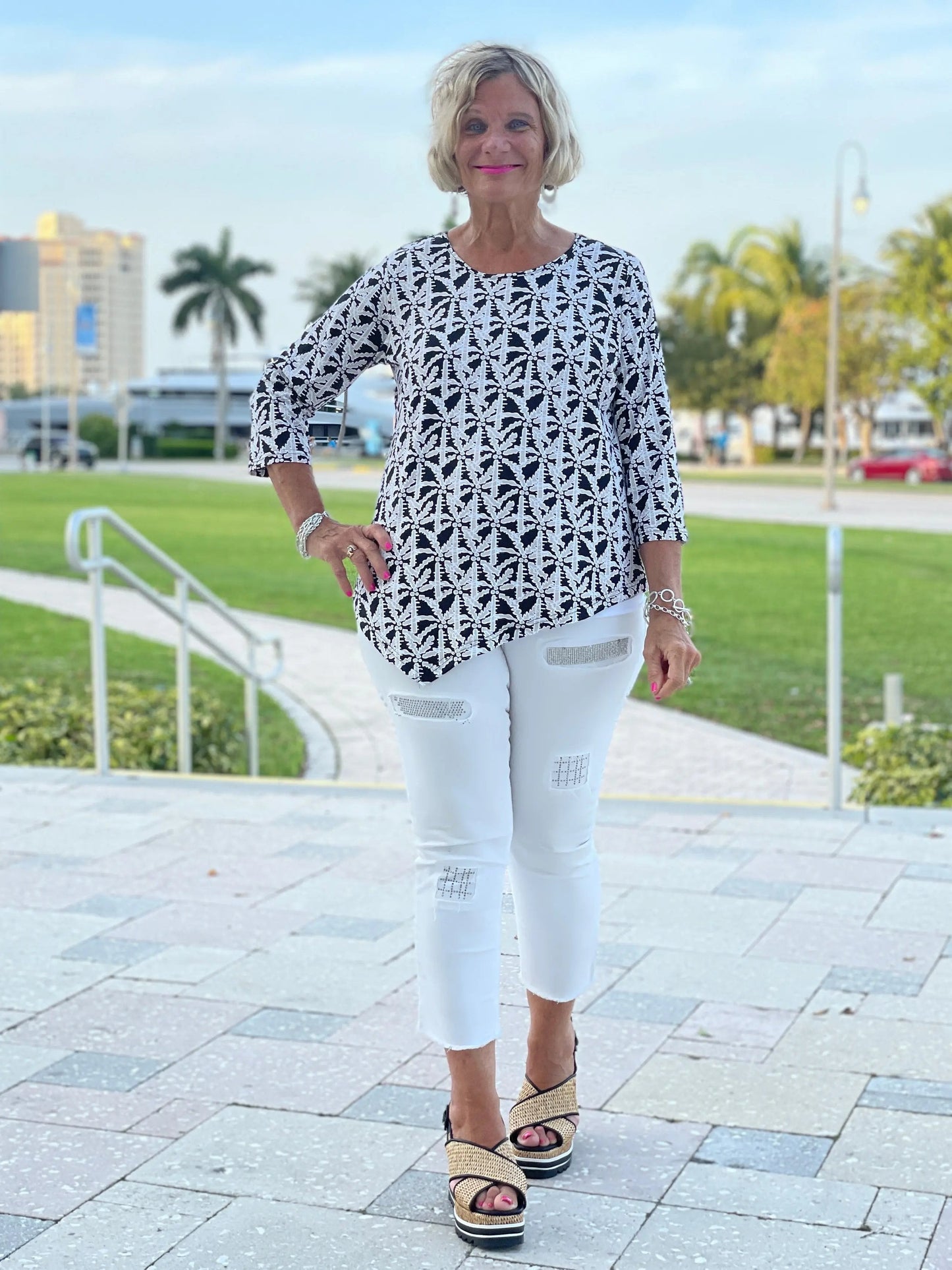 BLACK AND BEIGE ASYMMETRIC TOP