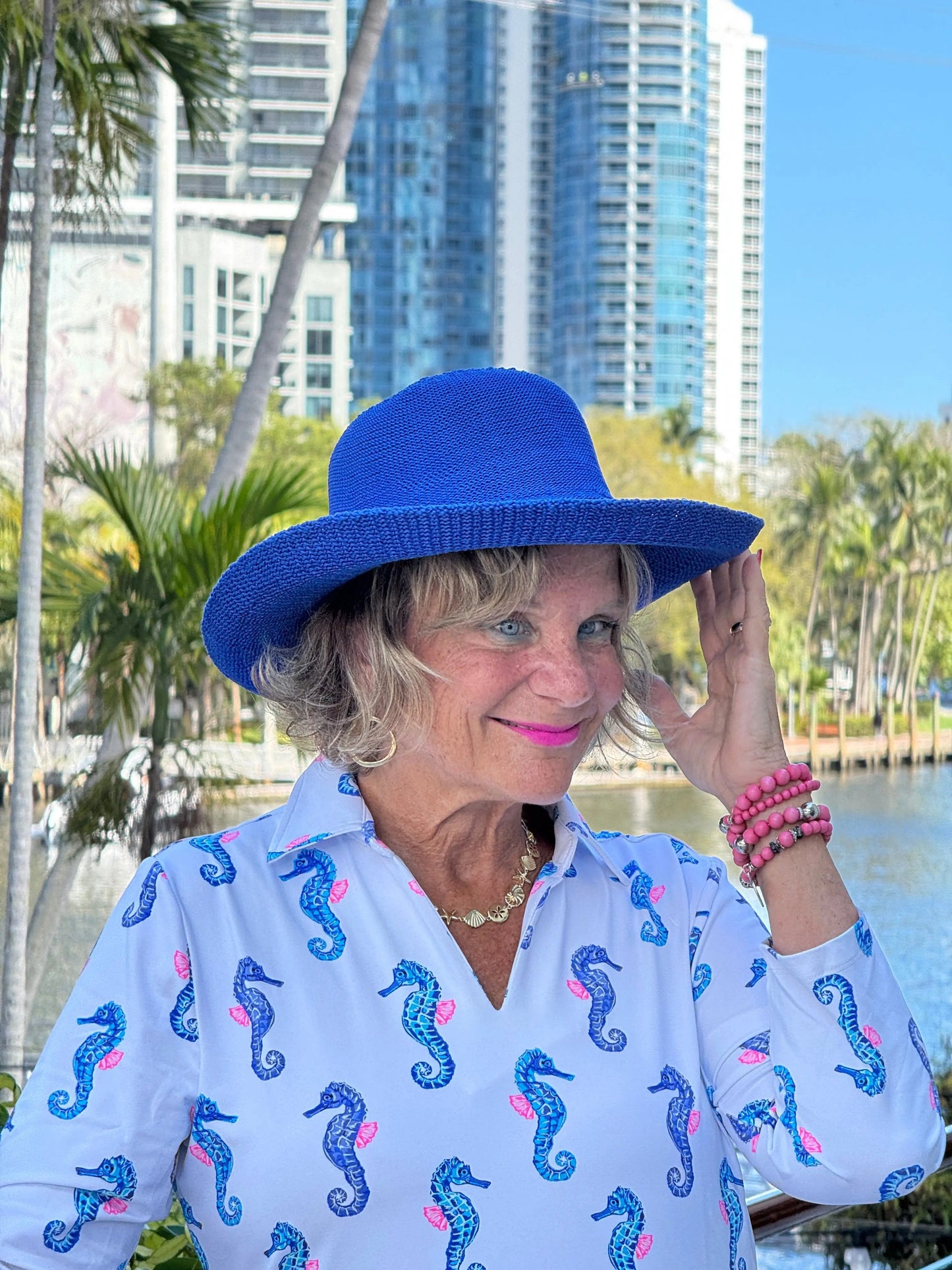 LULU B SHORELINE CHARM 3/4 SLEEVE V-NECK COLLAR SHIRT