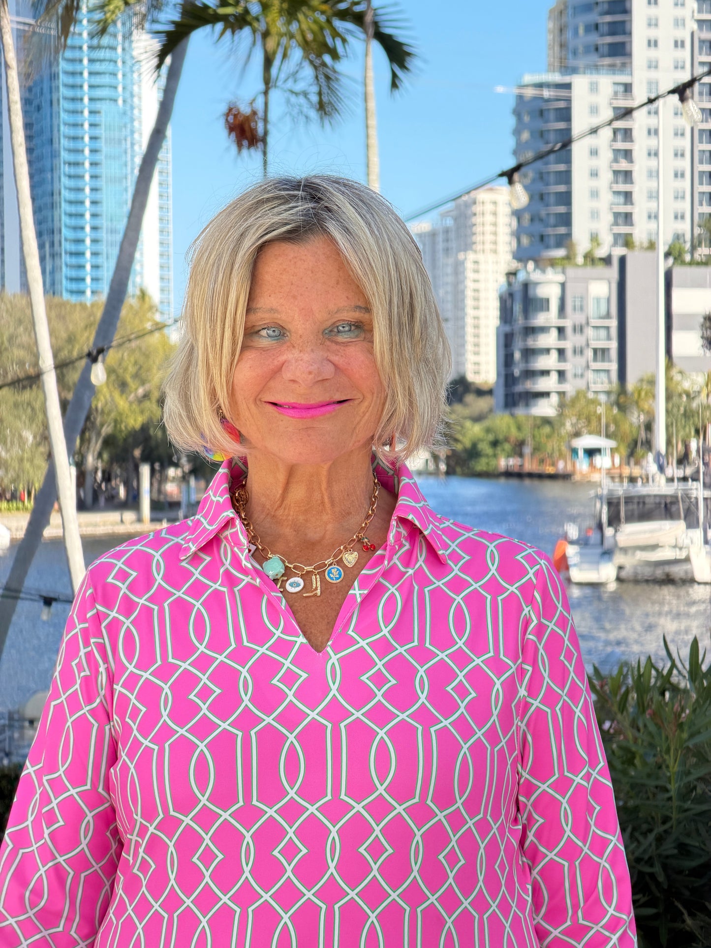 LULU B PALM BEACH LATTICE SLEEVE COLLAR TOP