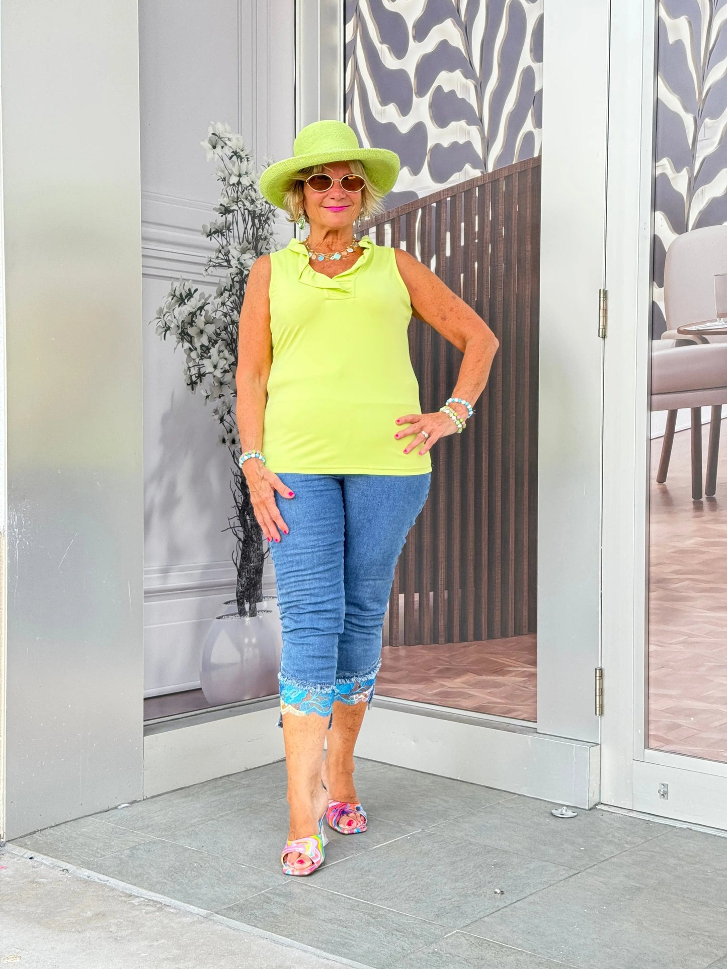 LULU-B SUN SLEEVELESS RUFFLE TOP