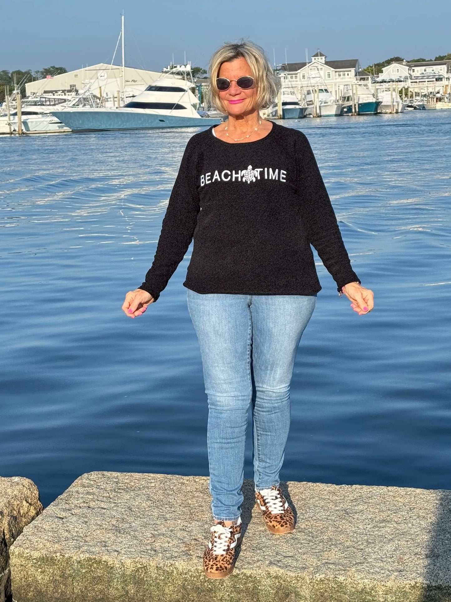 CHENILLE BLACK CREW BEACHTIME SWEATER