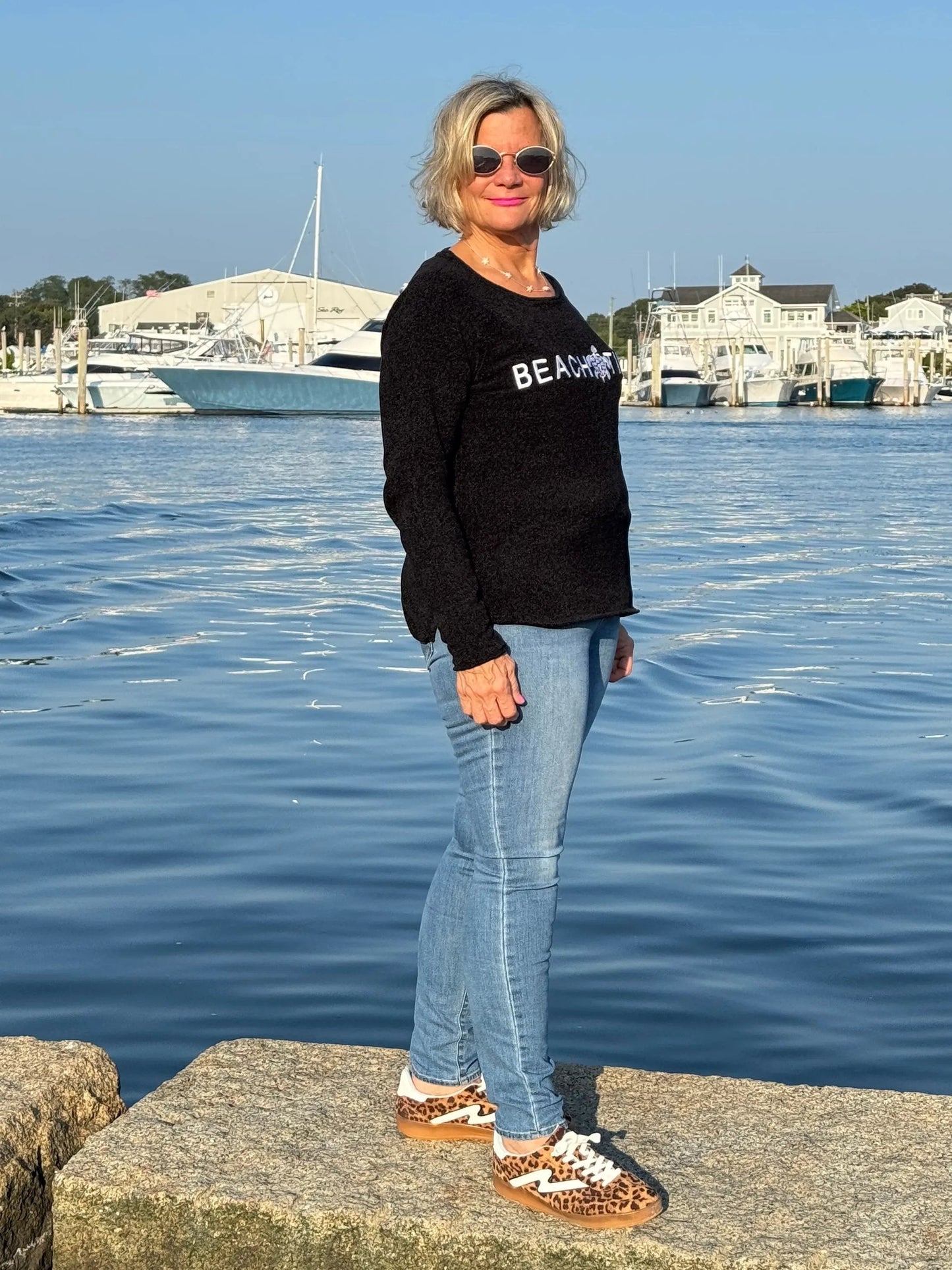 CHENILLE BLACK CREW BEACHTIME SWEATER