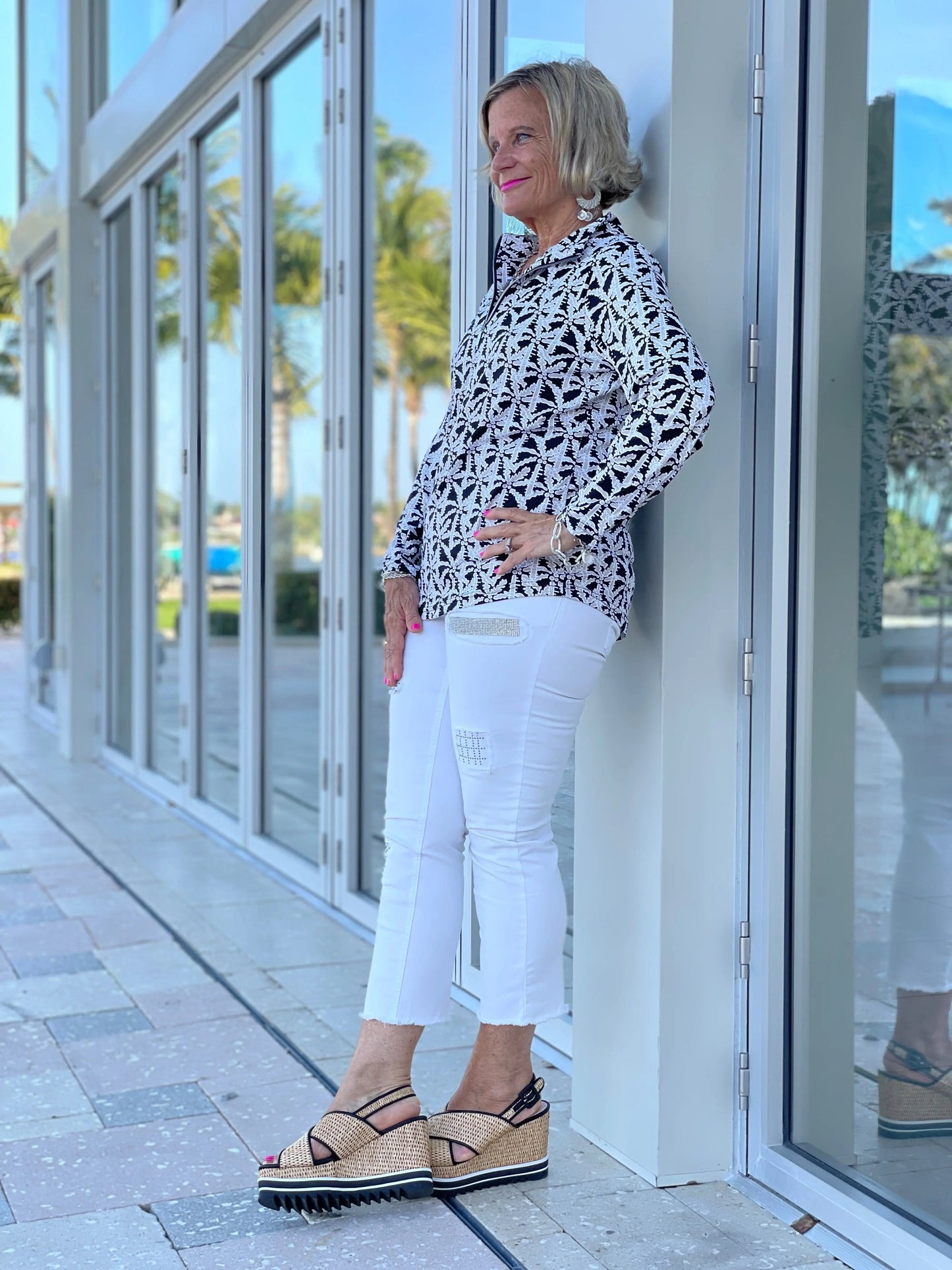 BLACK AND BEIGE PALM ZIPPER TOP