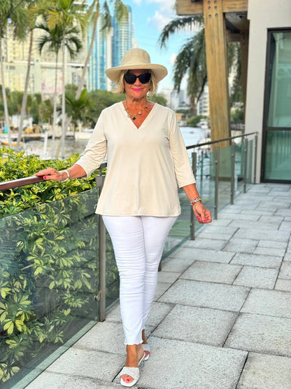 LULU-B STONE TAILORED V SLEEVE TOP