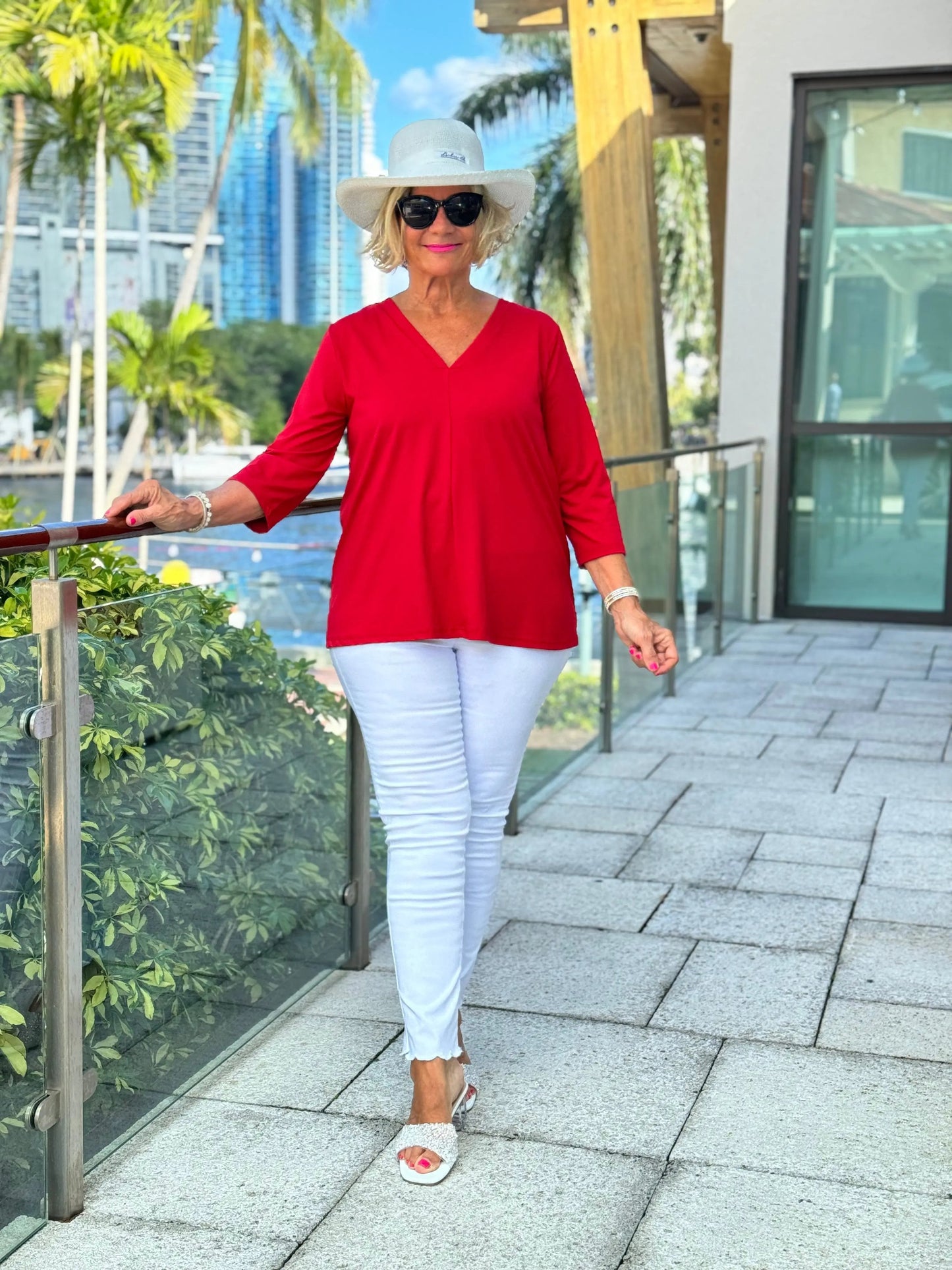 LULU-B RED TAILORED V SLEEVE TOP
