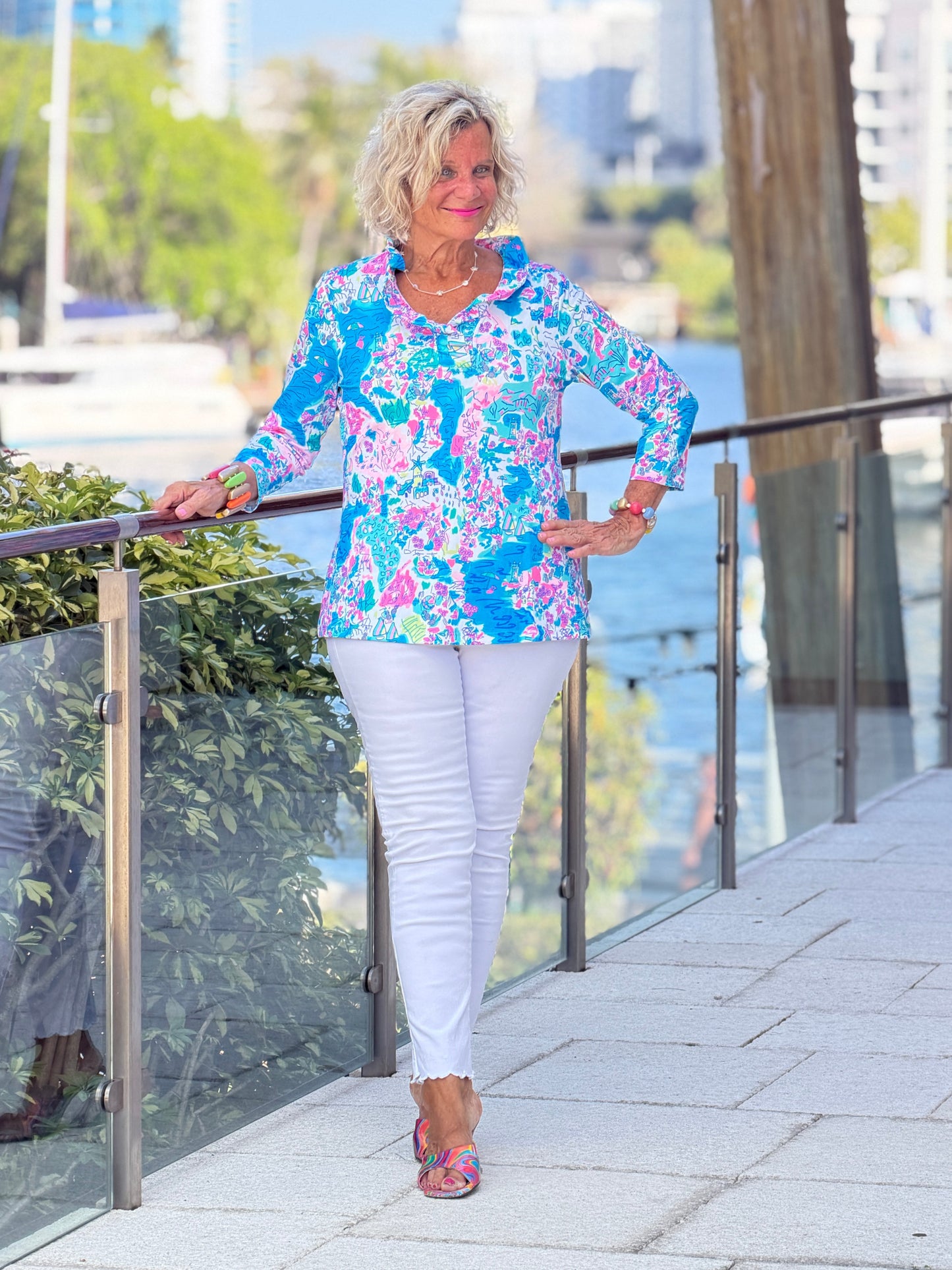 LULU PALM BEACH SPLASH RUFFLE SLEEVE TOP
