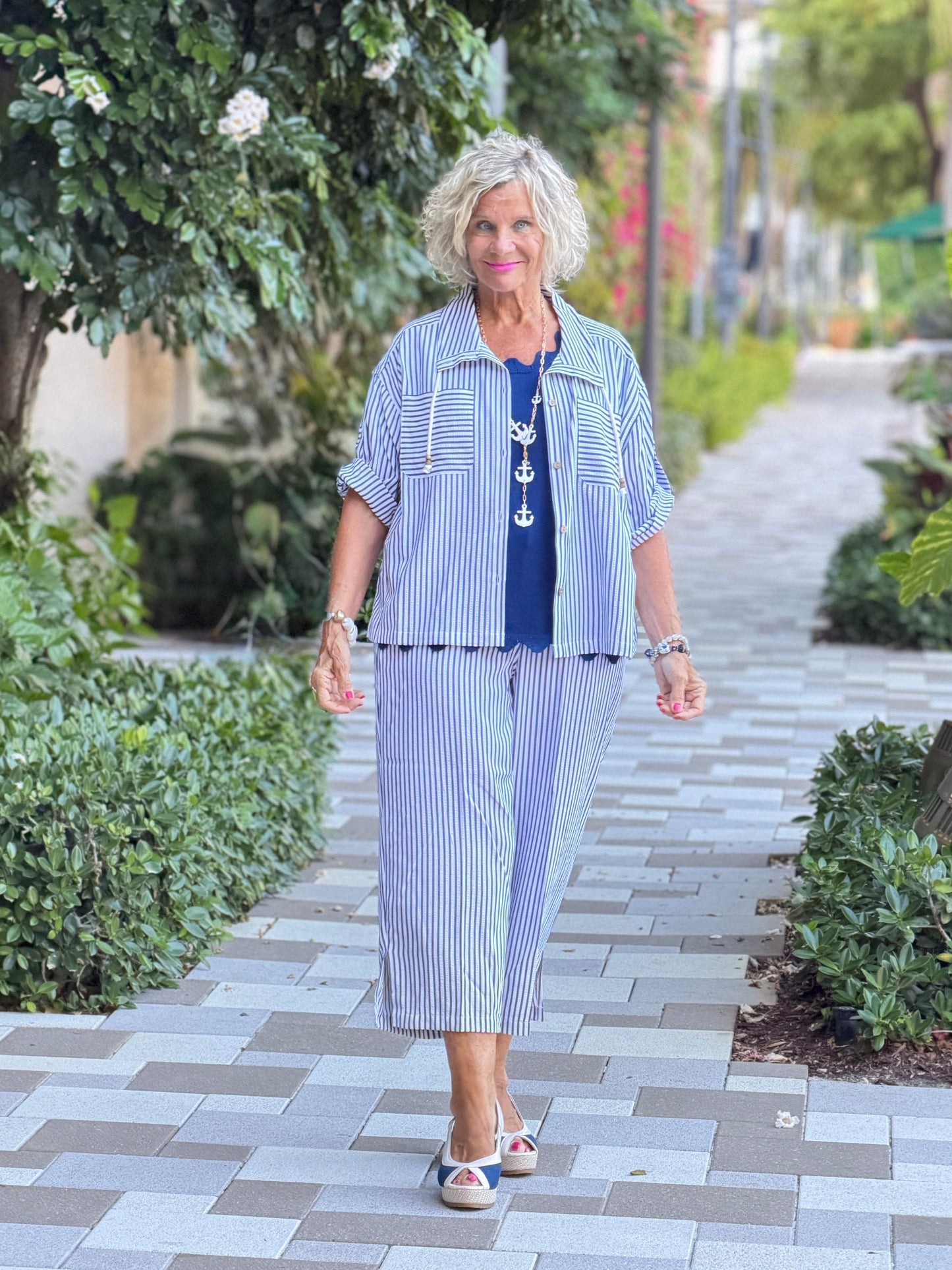 FRENCH RIVIERA NAVY SEERSUCK CAPRI