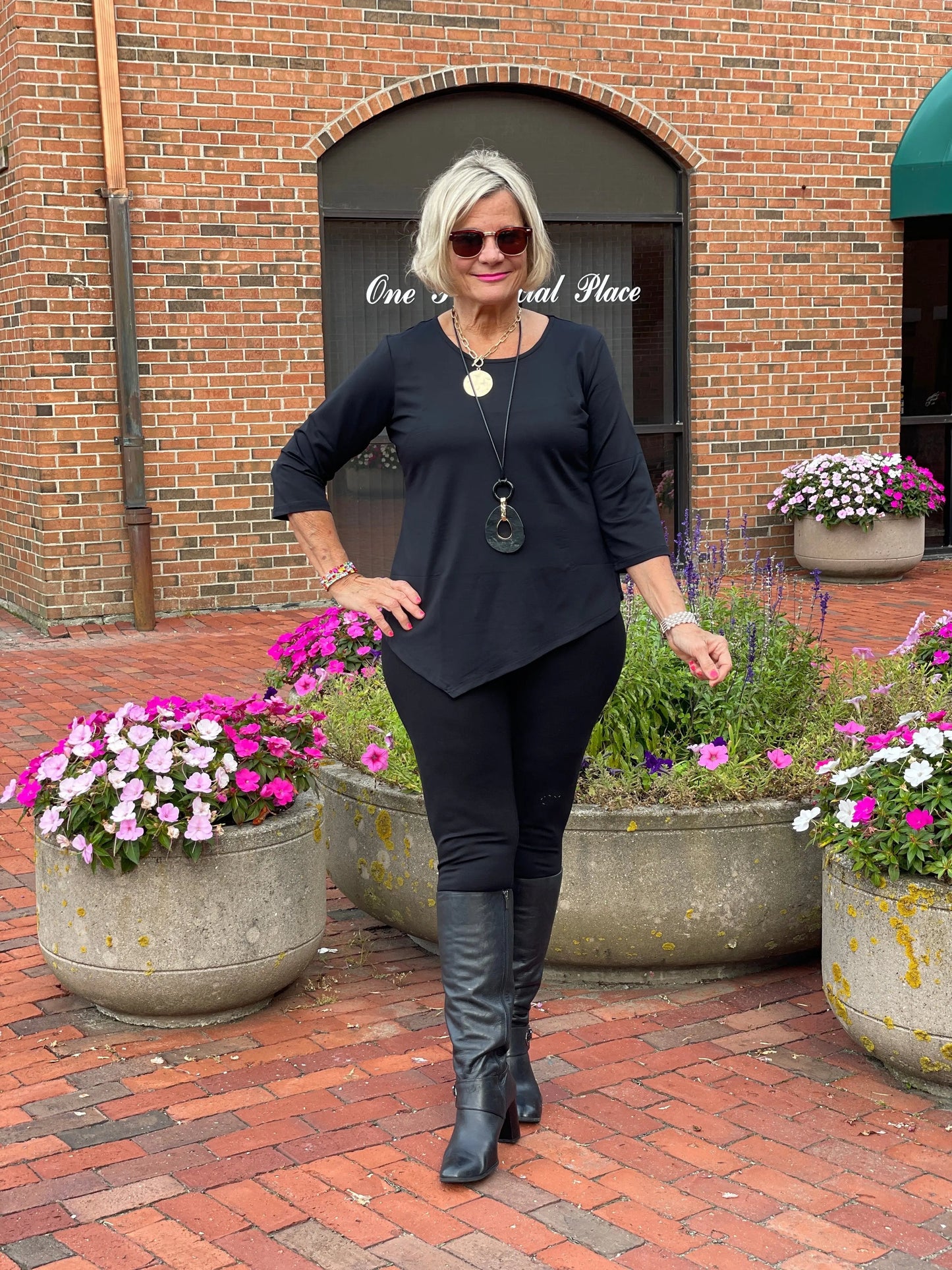 LULU-B BLACK ASYMMETRIC TOP