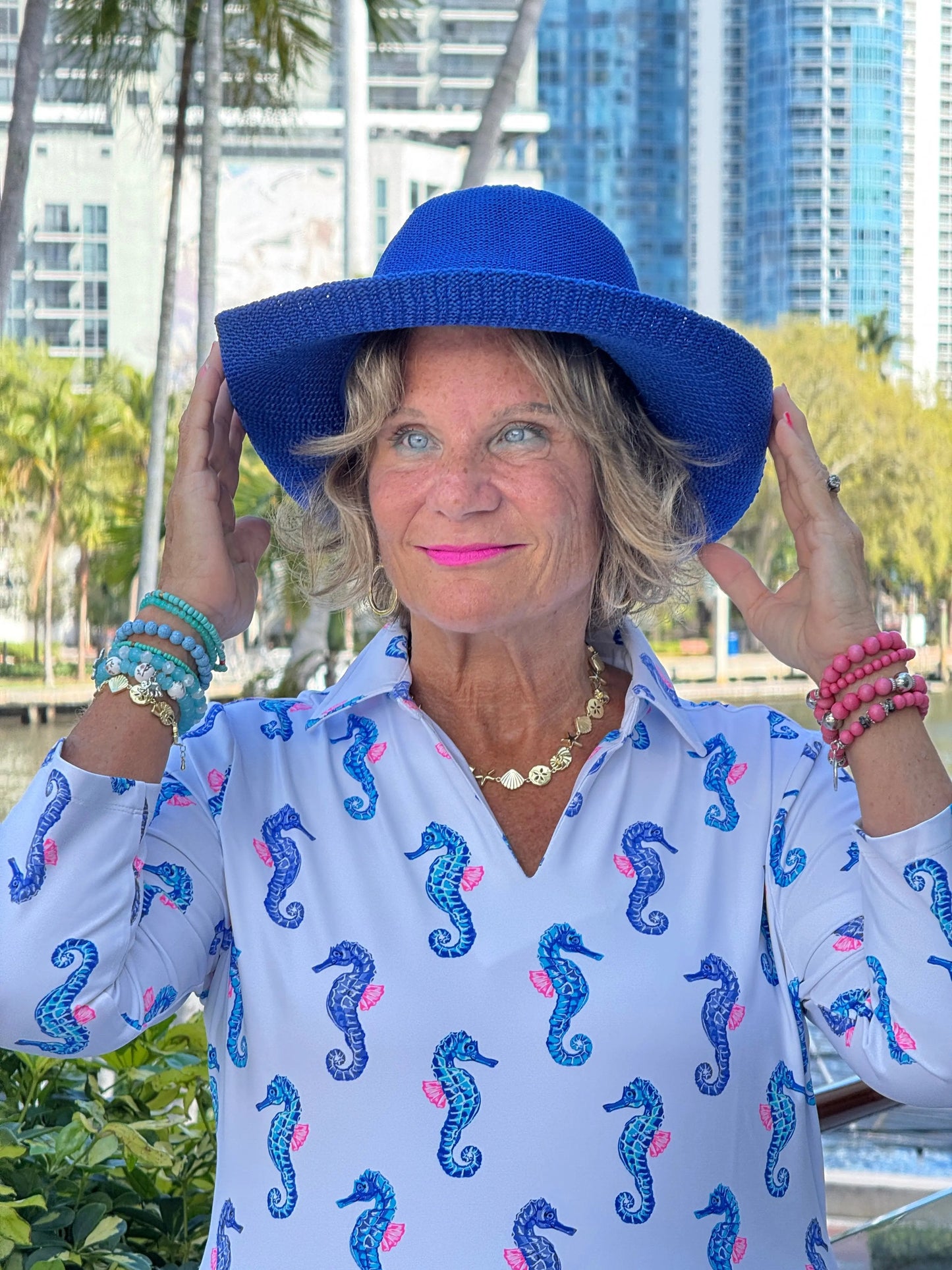 LULU B SHORELINE CHARM 3/4 SLEEVE V-NECK COLLAR SHIRT
