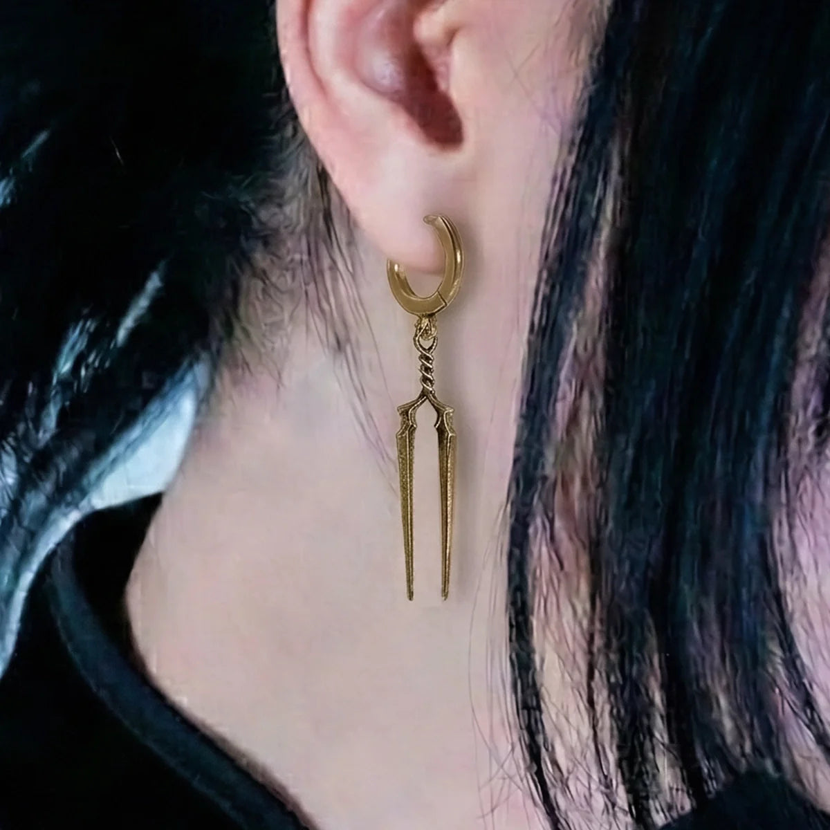 LONGINUS TWIN SPEAR EARRINGS