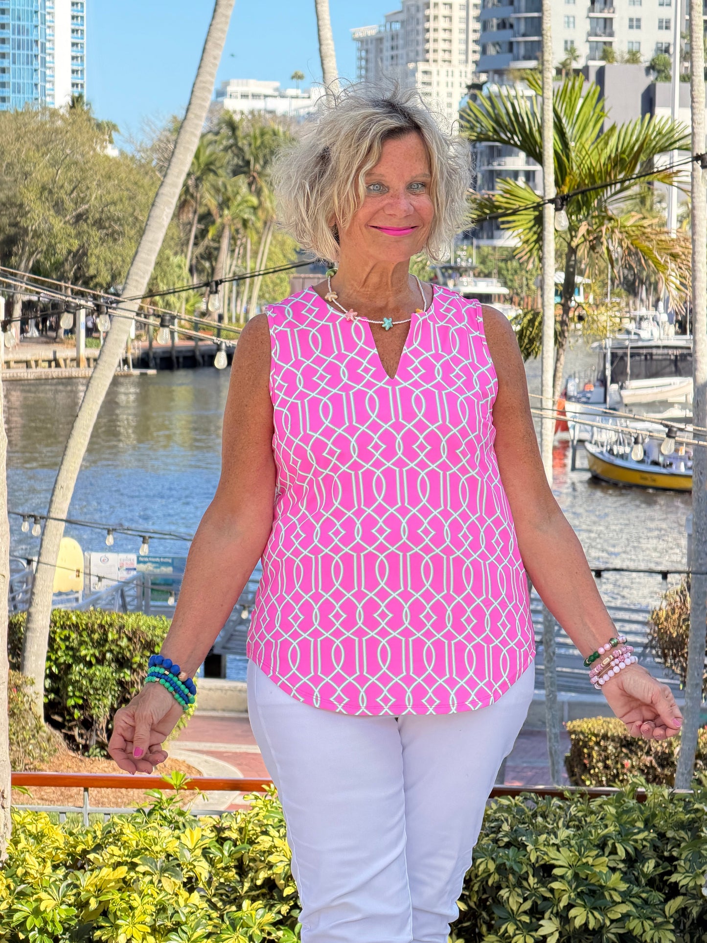 LULU B PALM BEACH LATTIC NOTCH TOP