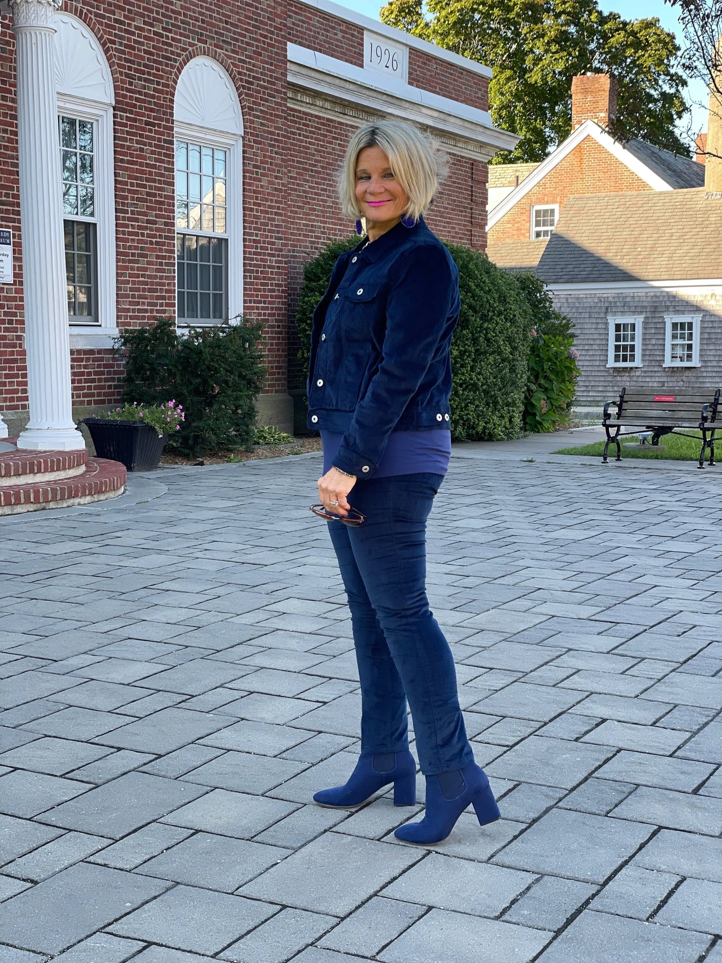 LULU-B NAVY VELOUR PANTS