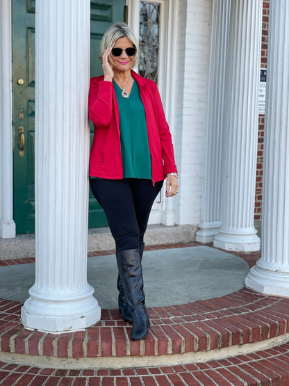 LULU-B EMERALD TAILORED V SLEEVE TOP