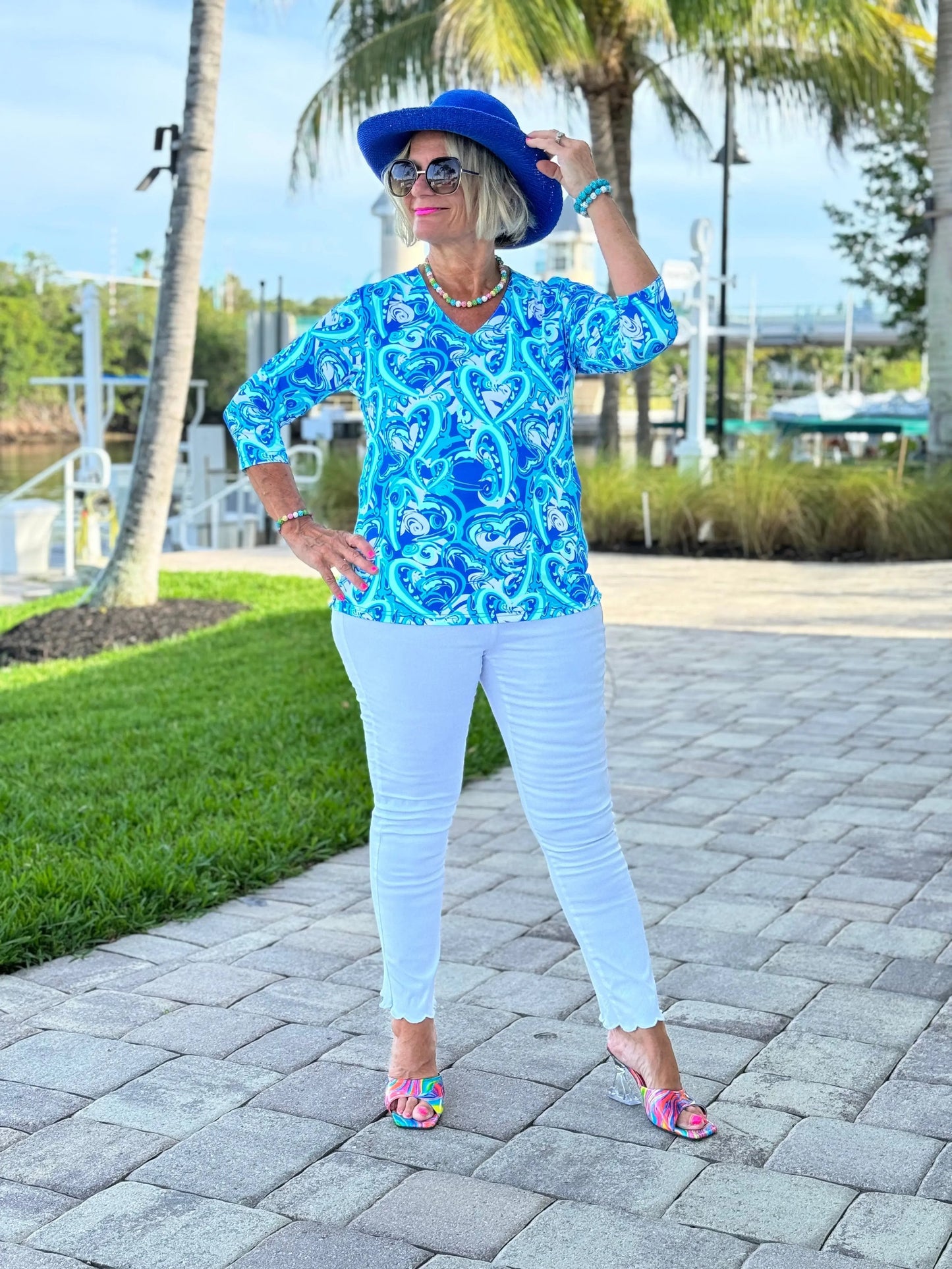 BLUE DREAMING V NECK TOP