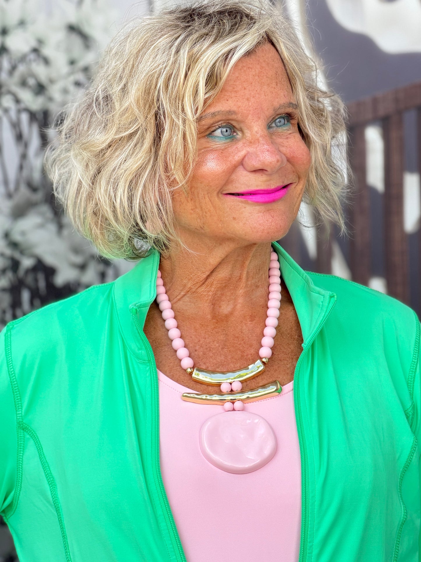 BLUSH STATMENT NECKLACE