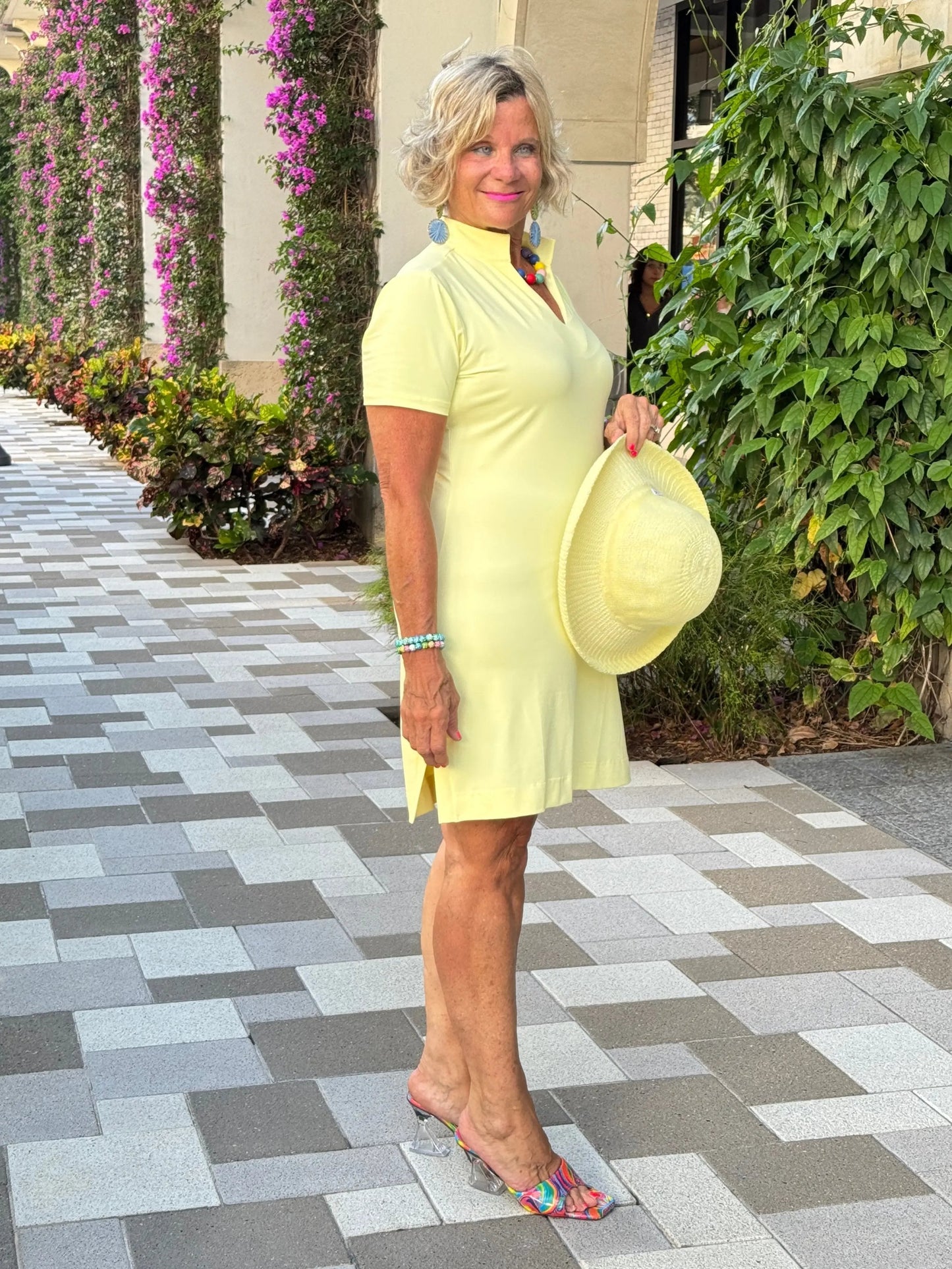 LULU-B SOLID NOTCH SHORT SLEEVE SUNSHINE DRESS