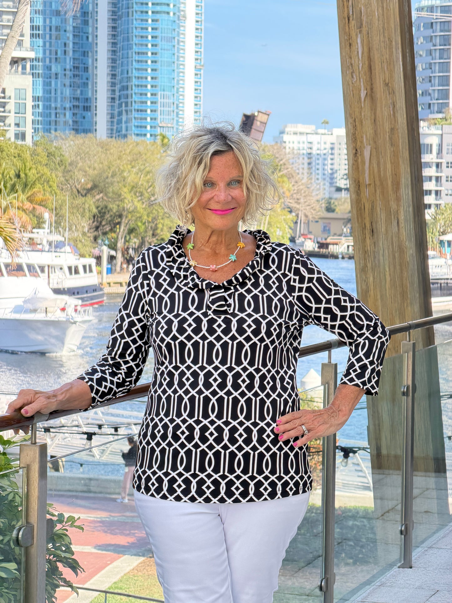 LULU B MIDNIGHT TRELLIS RUFFLE SLEEVE TOP