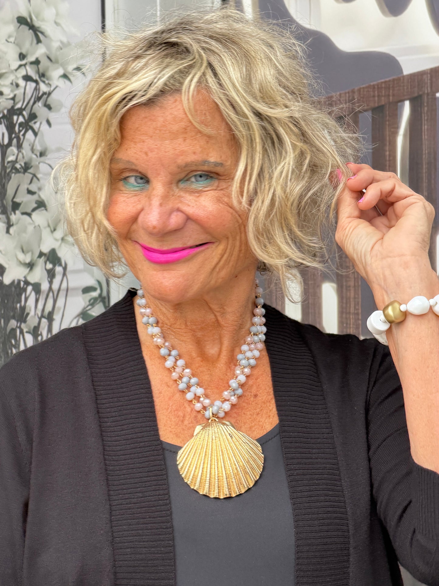 GOLD SHELL MULTI LAYER NECKLACE SET