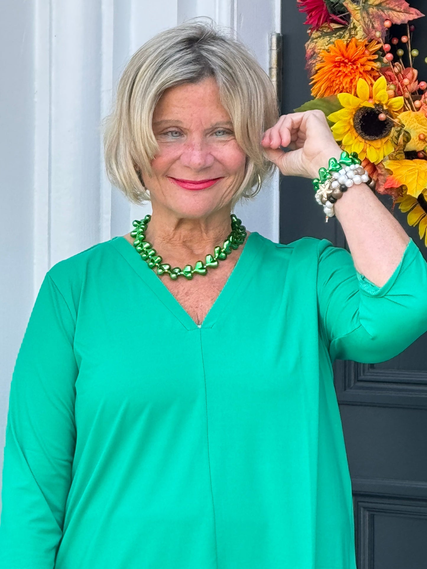LULU-B TAILORED V EMERALD SLEEVE TOP