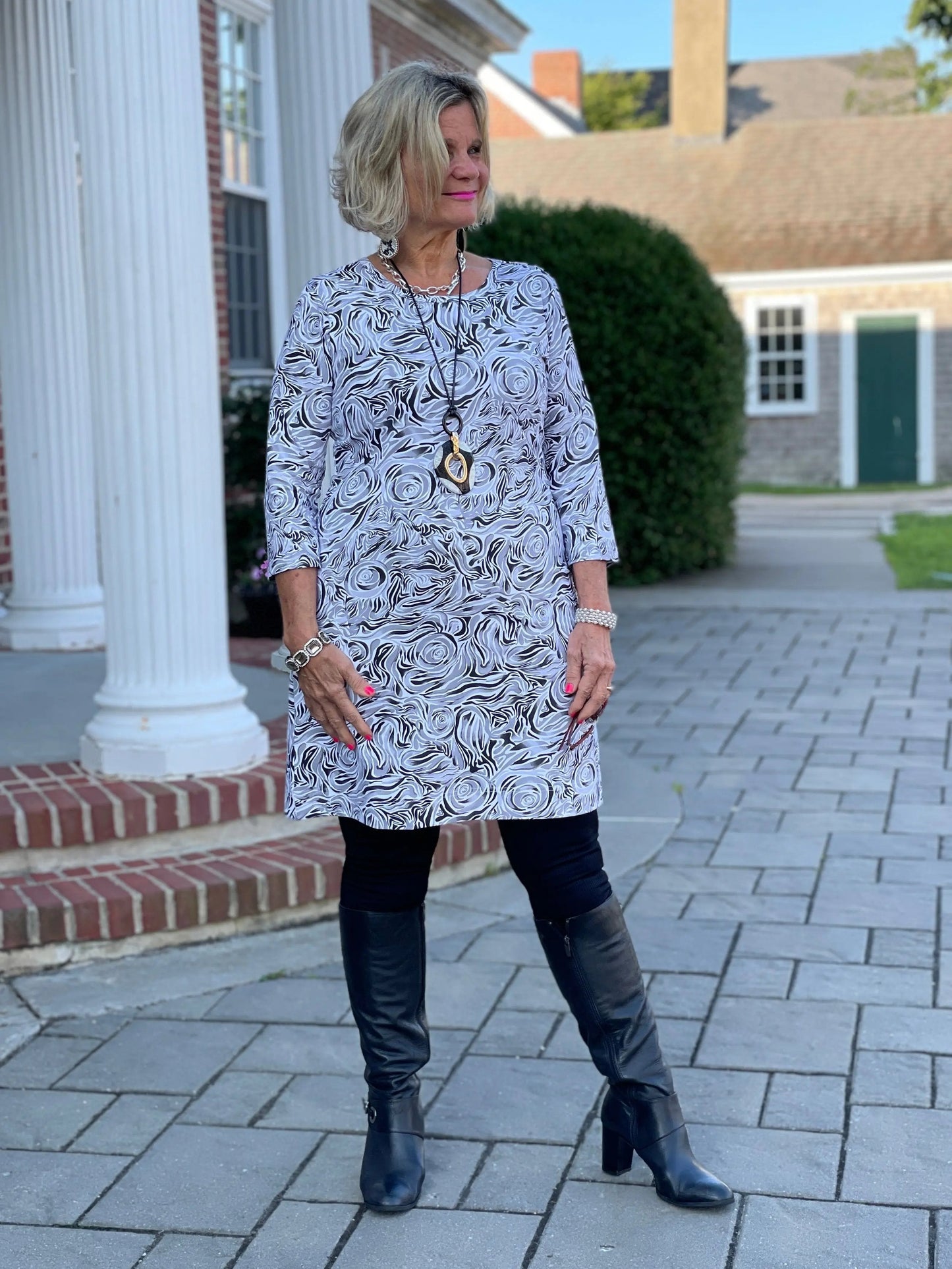 ELEGANT EXPRESSIONS SLEEVE DRESS