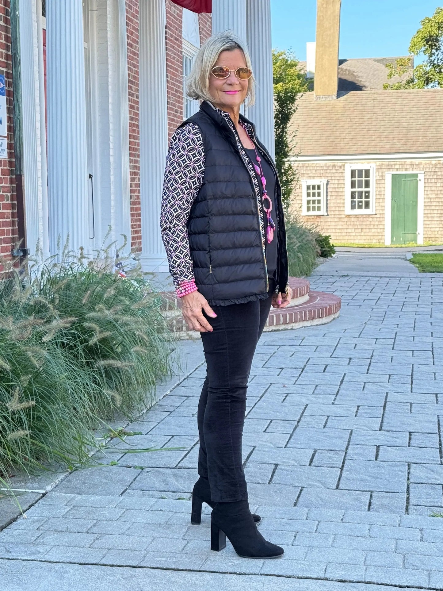 LULU-B BLACK SHORT PUFFER VEST