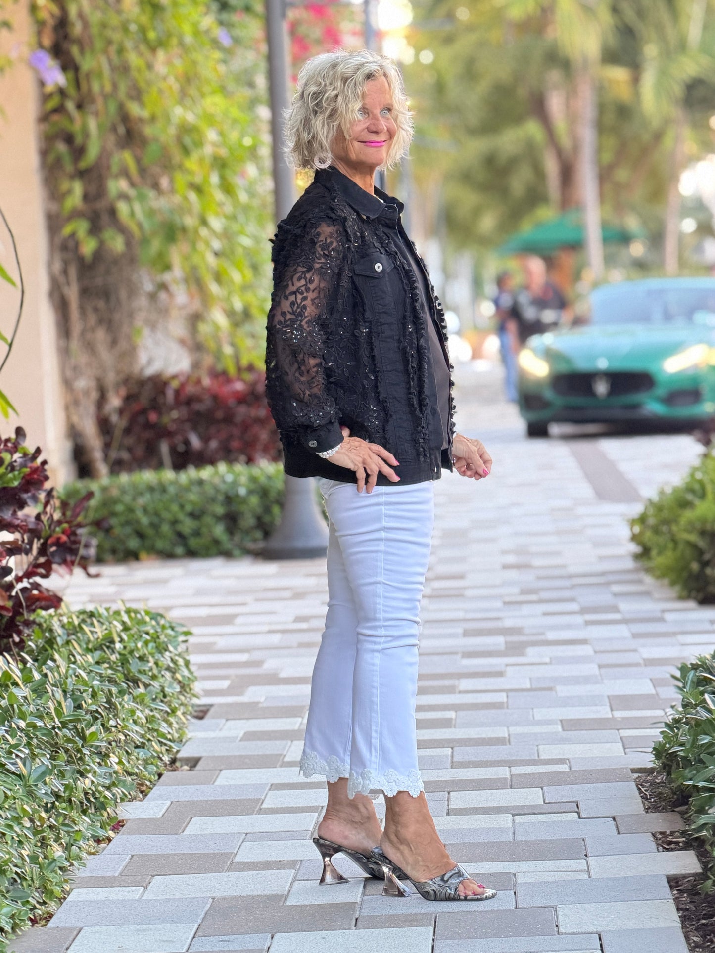 Cropped Flare Twill Jeans With Floral Lace Hem
