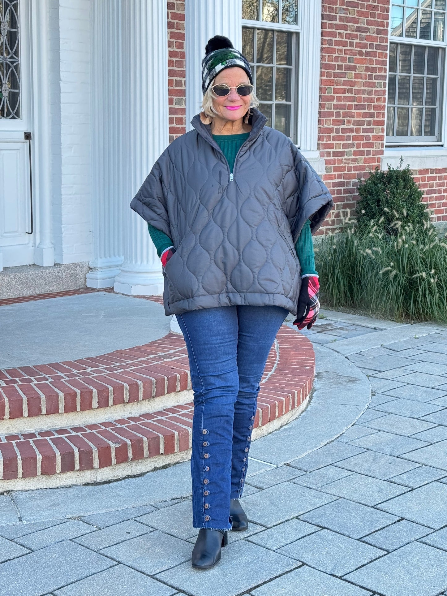 CHARCOAL QUILTED SHORT SLEEVE VEST