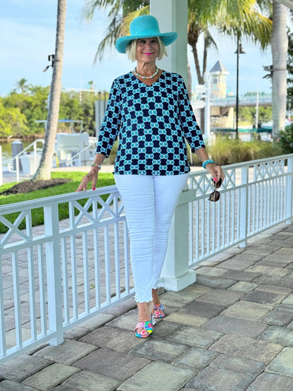 BLUE MEDALLION V NECK TOP