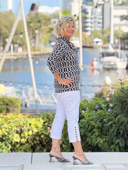 LULU B MIDNIGHT TRELLIS RUFFLE SLEEVE TOP