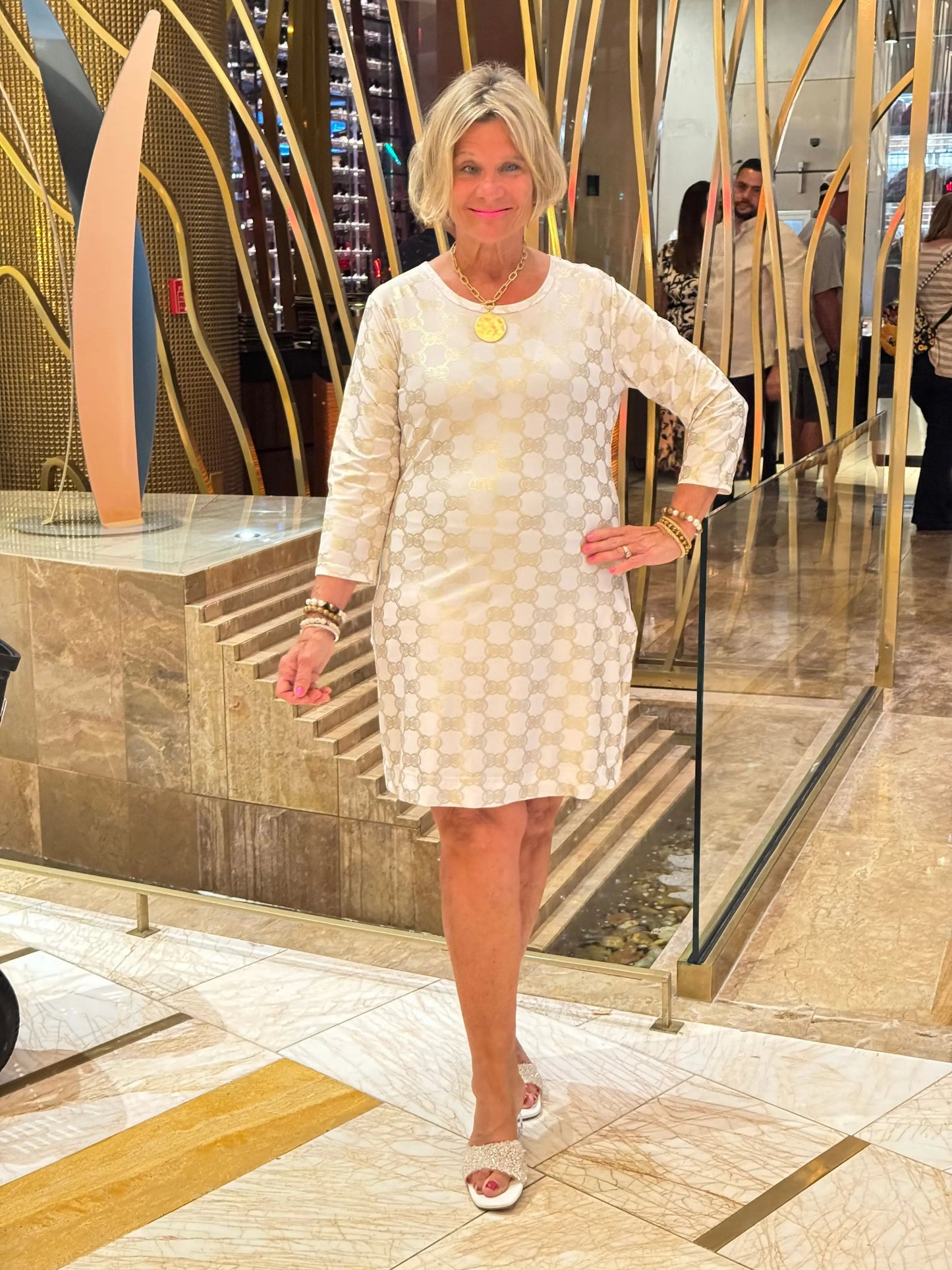 Lulu B GOLD AND WHITE SLEEVE DRESS
