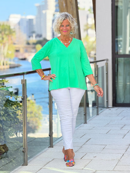 COASTAL GREEN TAILORED SLEEVE V TOP