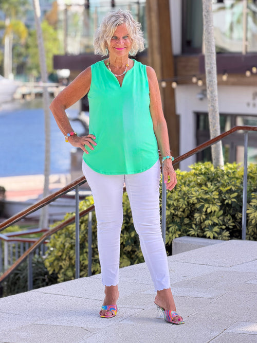 COASTAL GREEN SLEEVLESS V NECK TOP