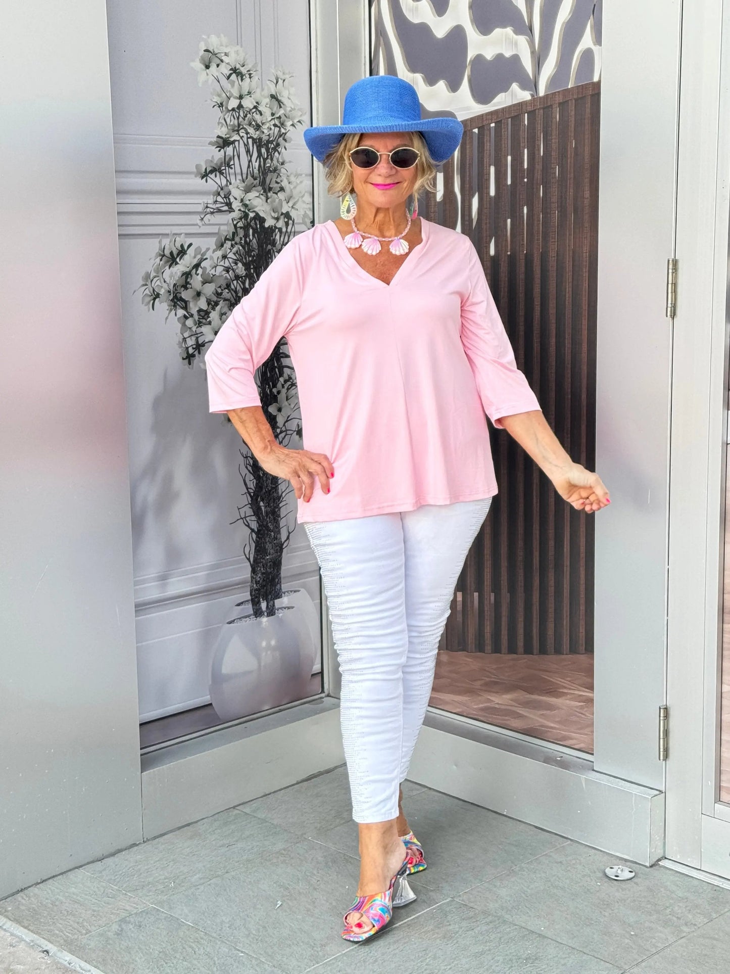 LULU-B CLEAR PINK TAILORED V TOP