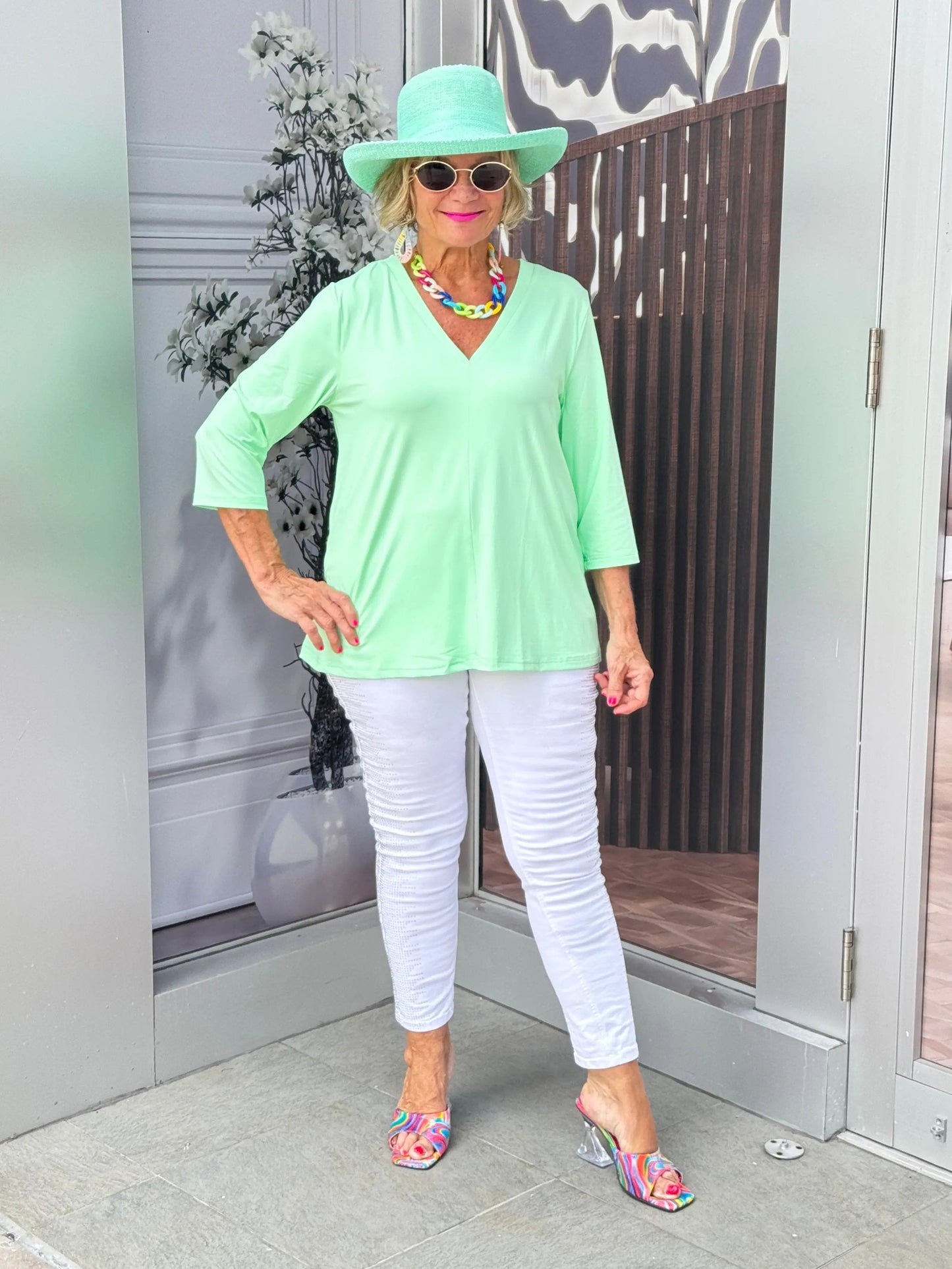 LULU-B TAILORED V CLEAR LIME TOP