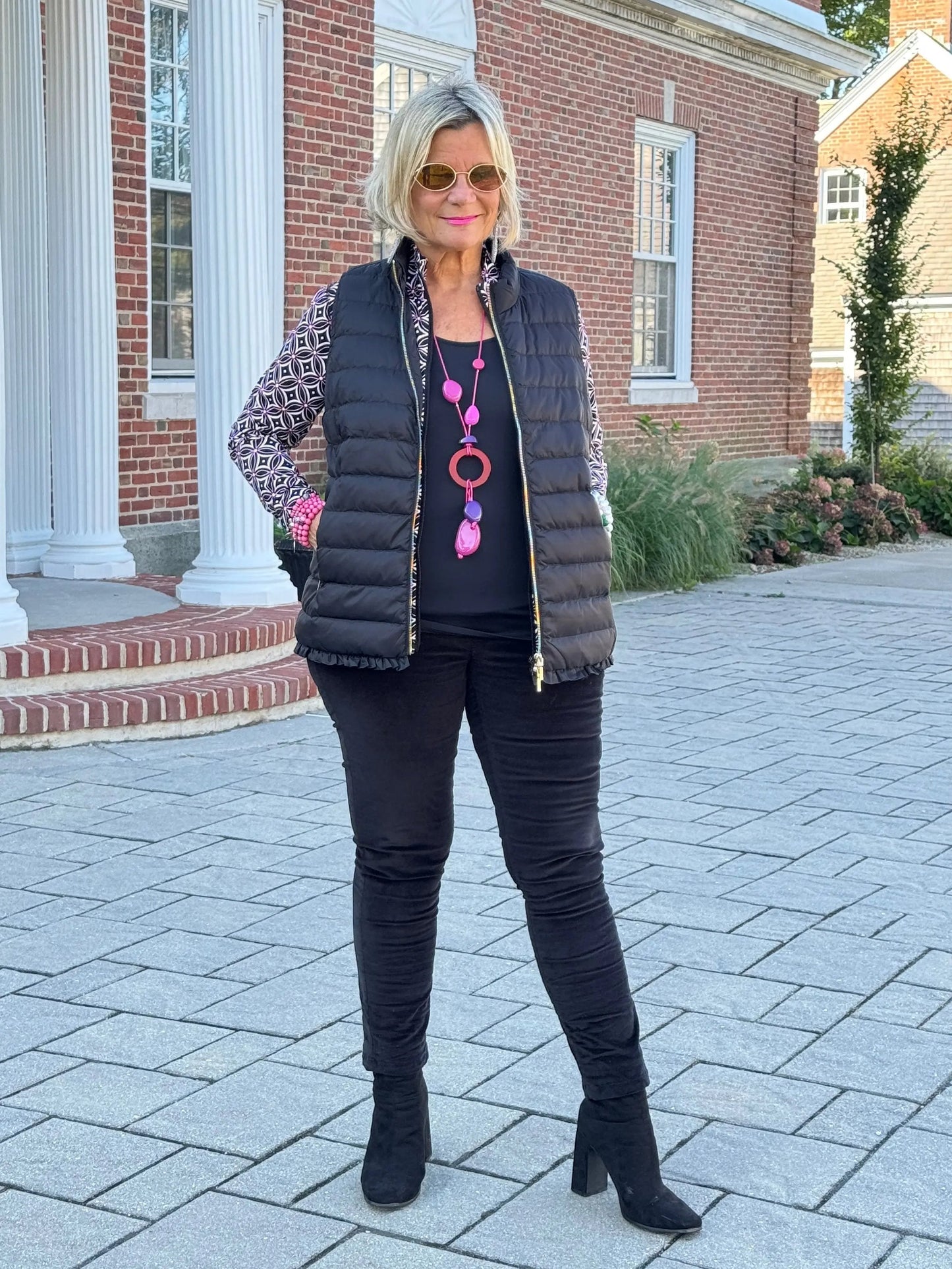 LULU-B BLACK SHORT PUFFER VEST