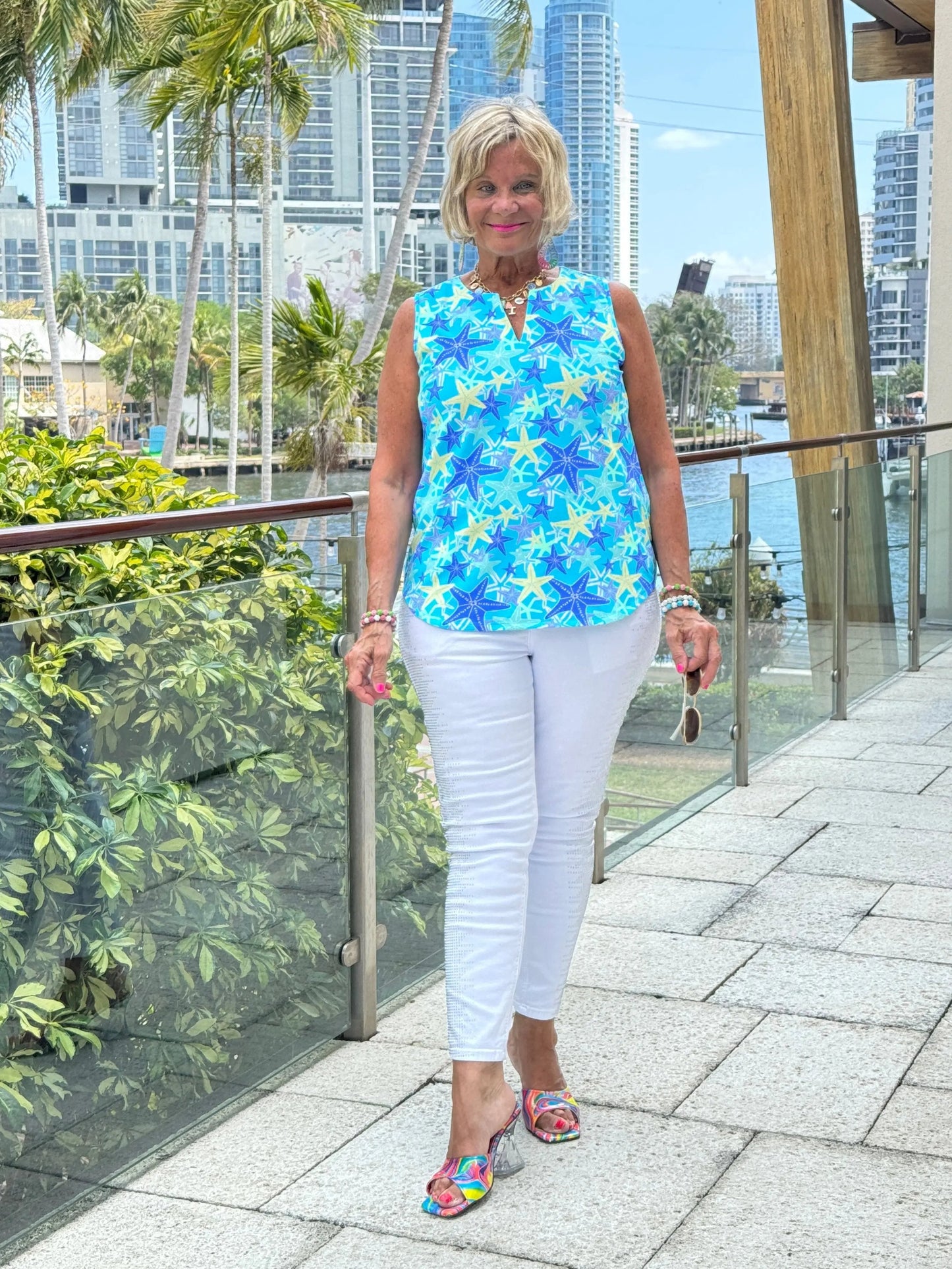 LULU B STARFISH SPLASH SLEEVELESS V NECK TOP