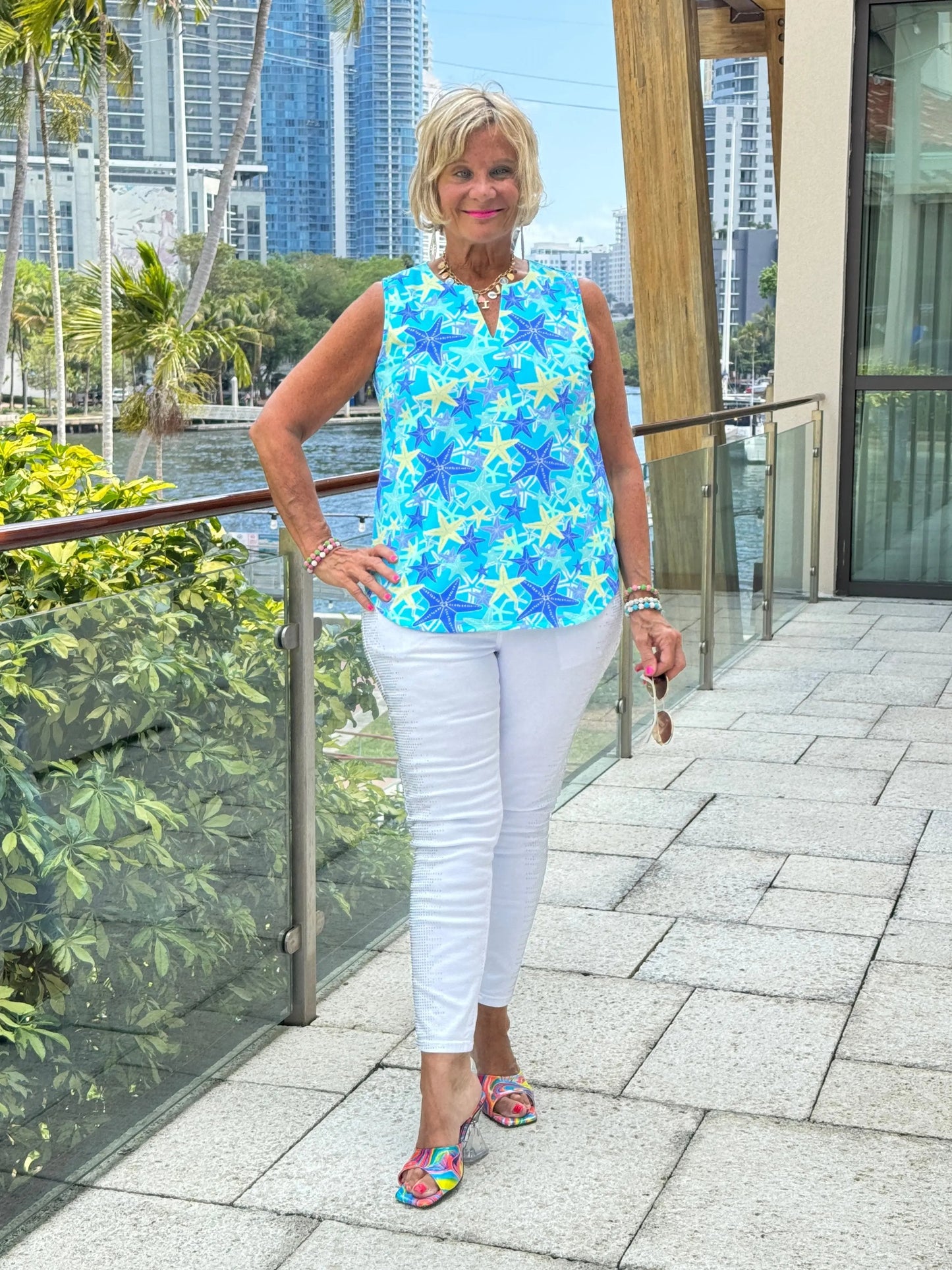 LULU B STARFISH SPLASH SLEEVELESS V NECK TOP