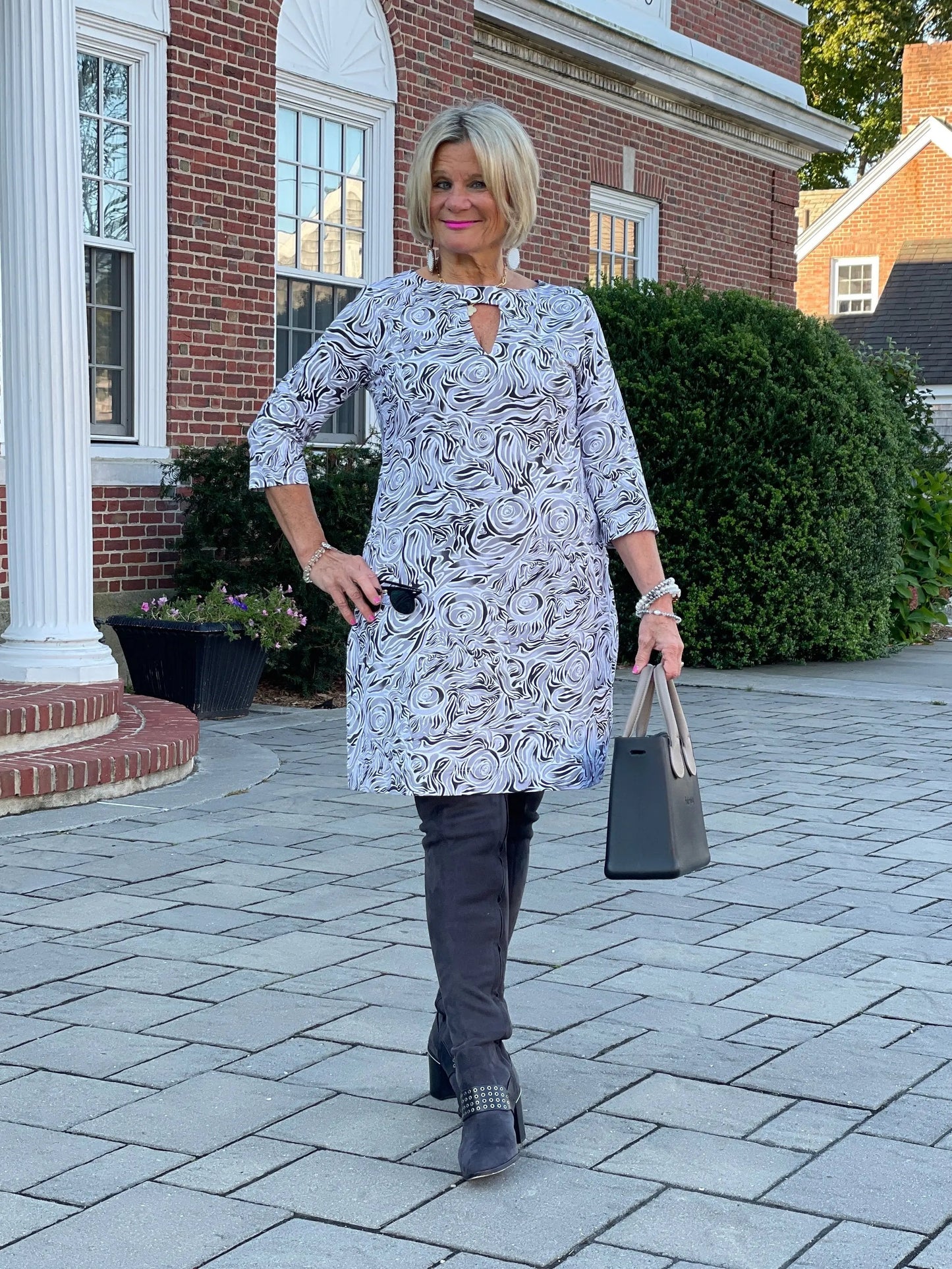ELEGANT EXPRESSIONS KEYHOLE DRESS