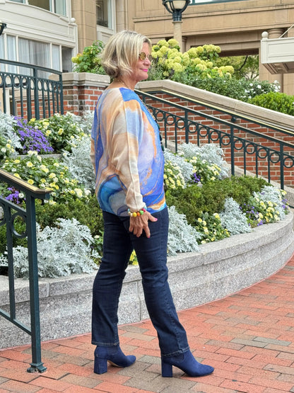 Blue Wavy Round Neck Knit Printed Sweater