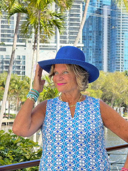LULU B COASTAL BLOOM SLEEVELESS V NECK TOP