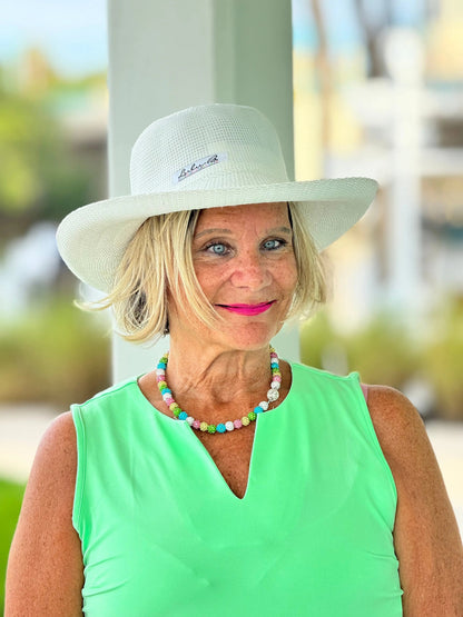 CLEAR LIME SOLID SLEEVELESS V TOP