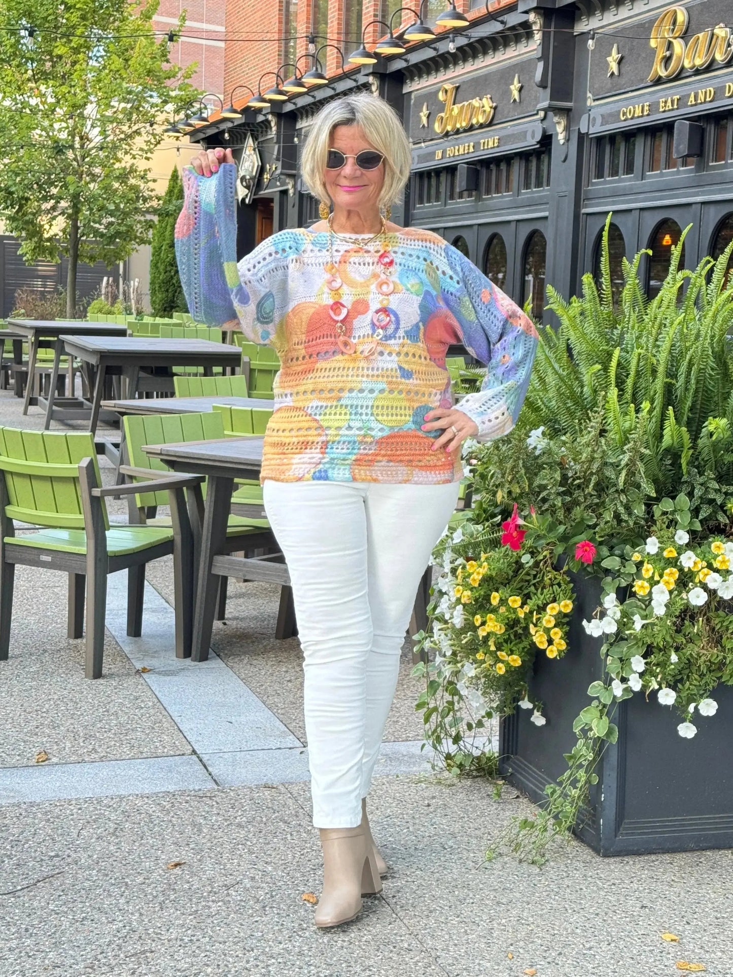 Ethyl The Smile Sweater - Symbolic