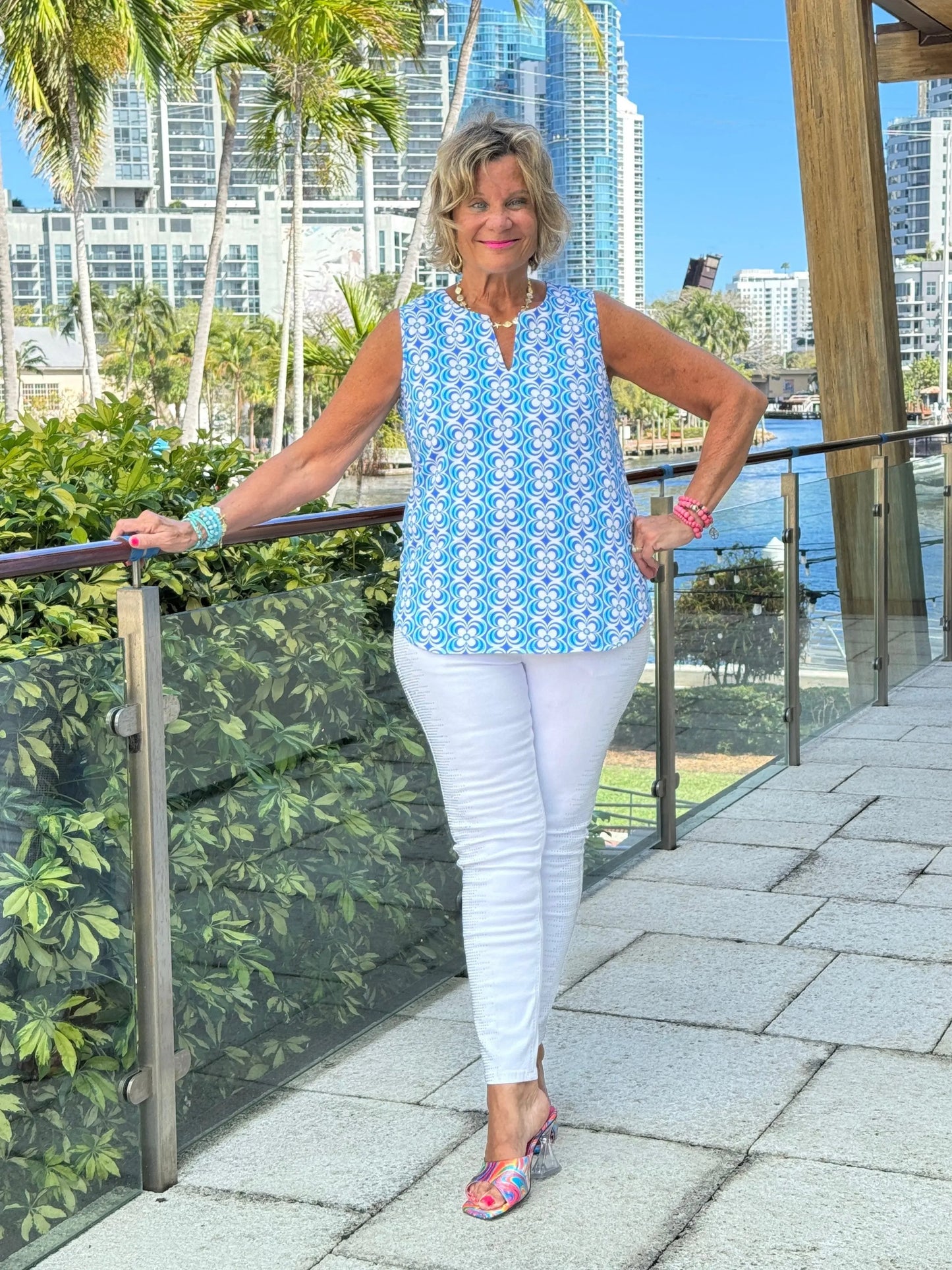 LULU B COASTAL BLOOM SLEEVELESS V NECK TOP