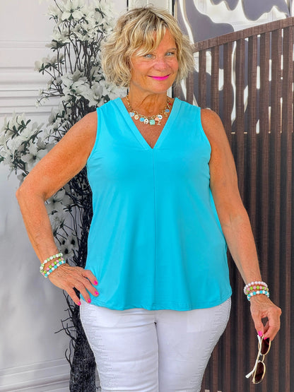 LULU-B AQUA TAILORED V TOP
