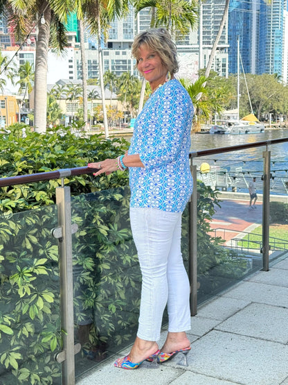 LULU B COASTAL BLOOM V NECK TOP
