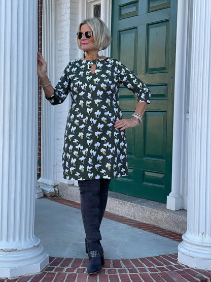 LULU-B ALL SEASON KEYHOLE DRESS