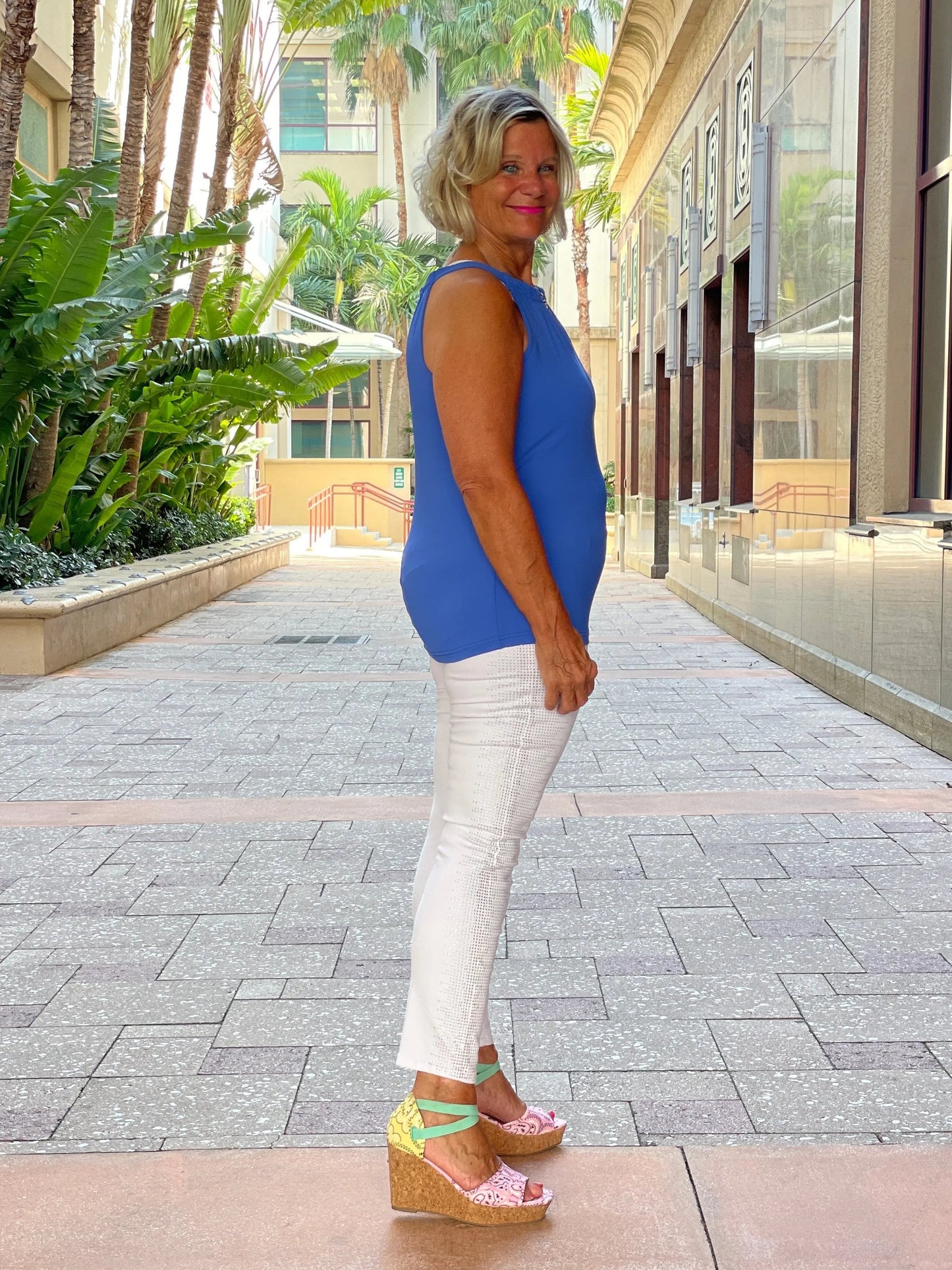 BLU  KEYHOLE TOP FINAL SALE
