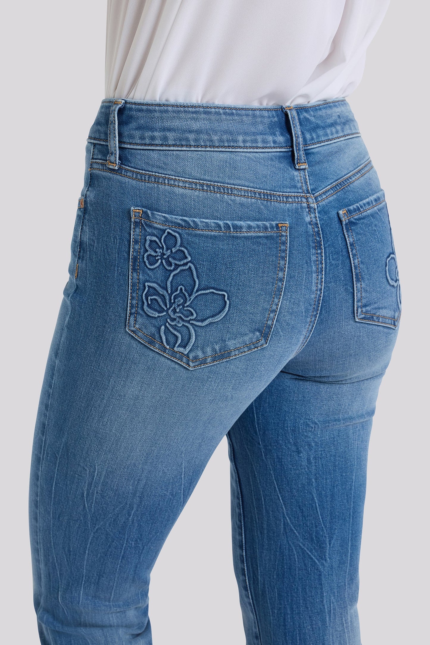 Marilyn Straight Ankle Jeans In Petite - Pacifica